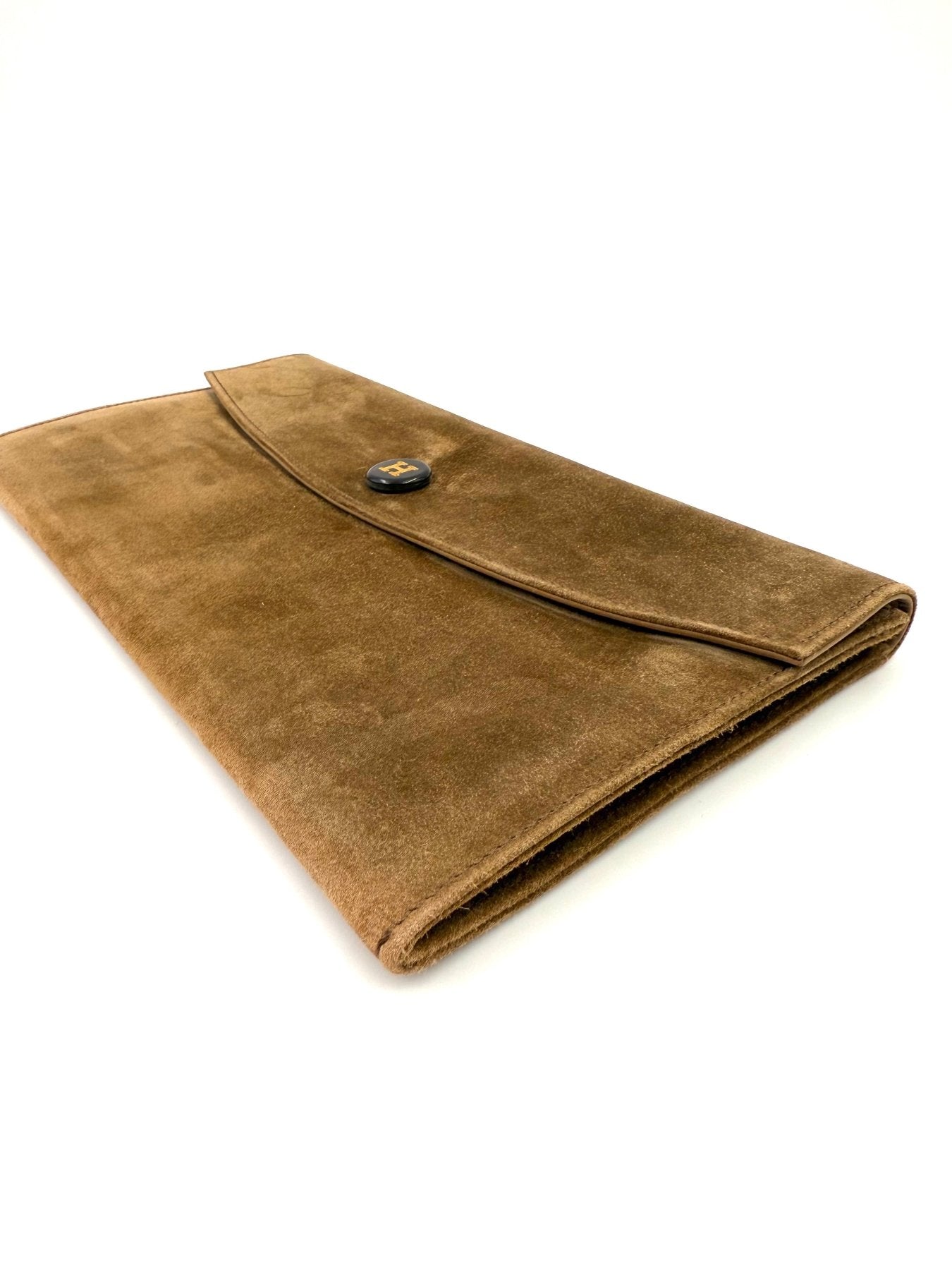 HERMÈS Pochette Suede beige - Clutch & Macarons - F im Quadrat; 2002 - Clutch & Macarons -