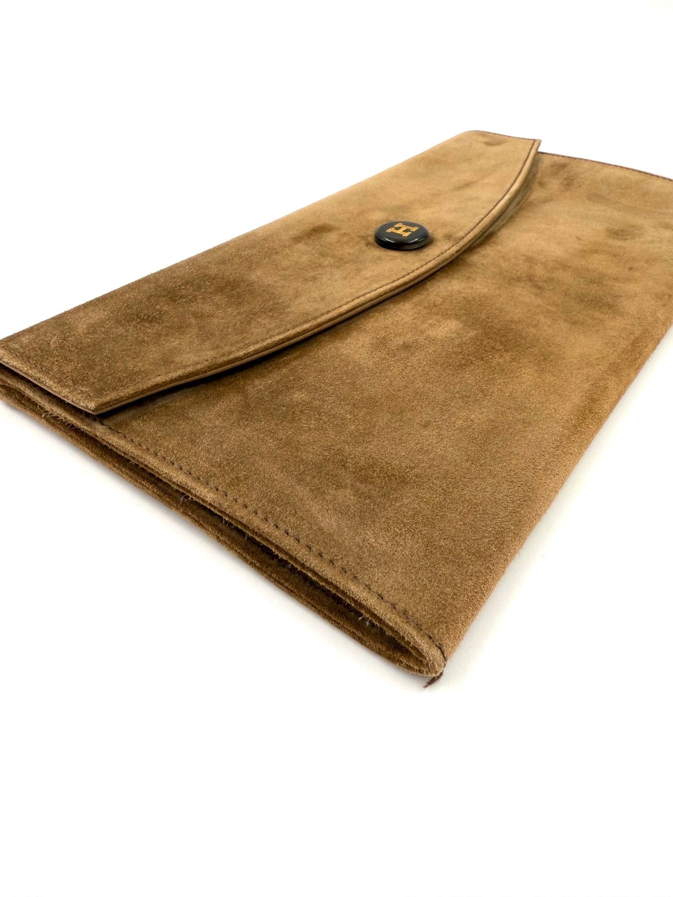 HERMÈS Pochette Suede beige - Clutch & Macarons - F im Quadrat; 2002 - Clutch & Macarons -