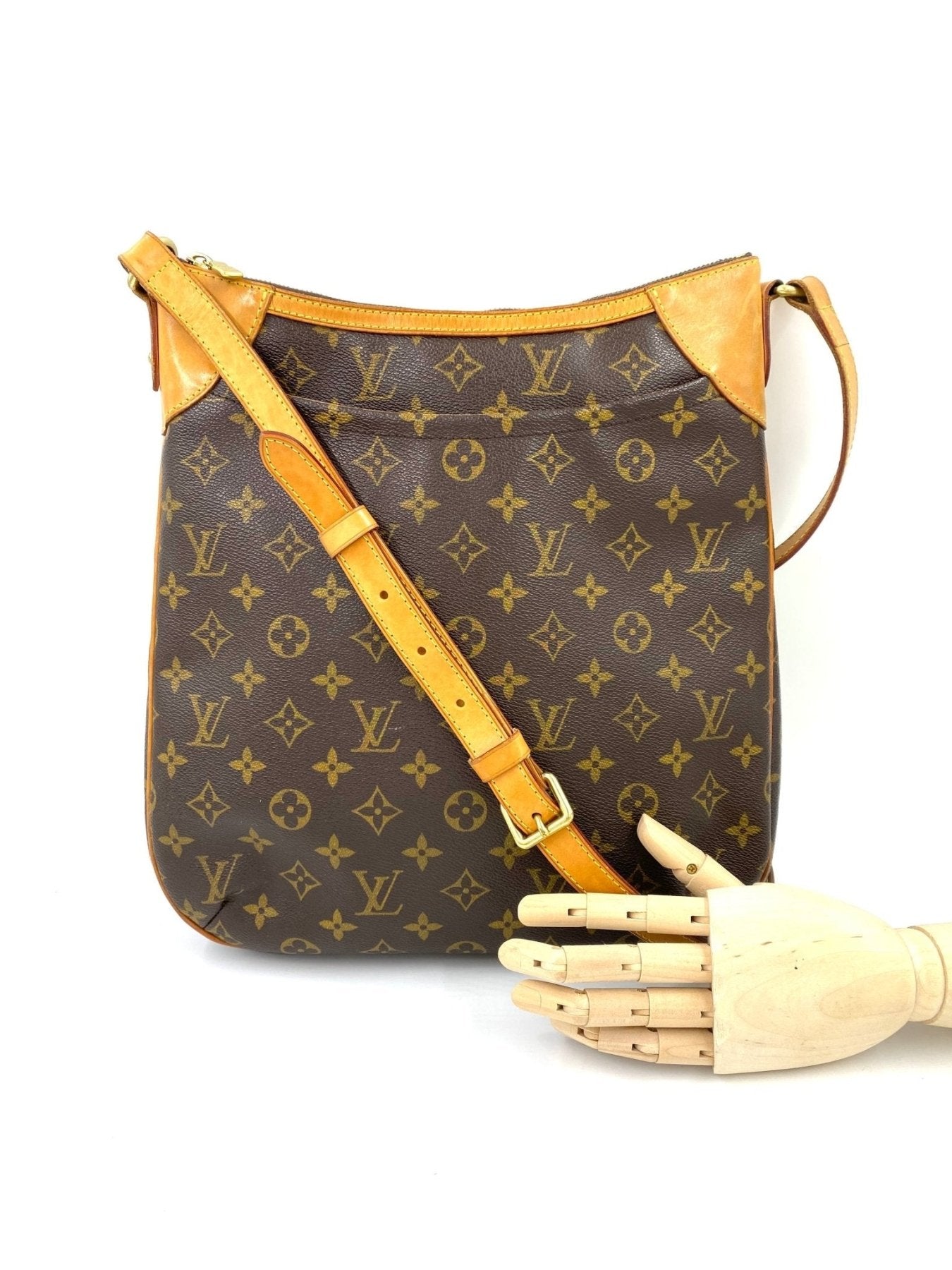 Louis Vuitton Odeon MM Tasche aus Monogram Canvas mit braunem Lederriemen und goldfarbenen Beschlagen
