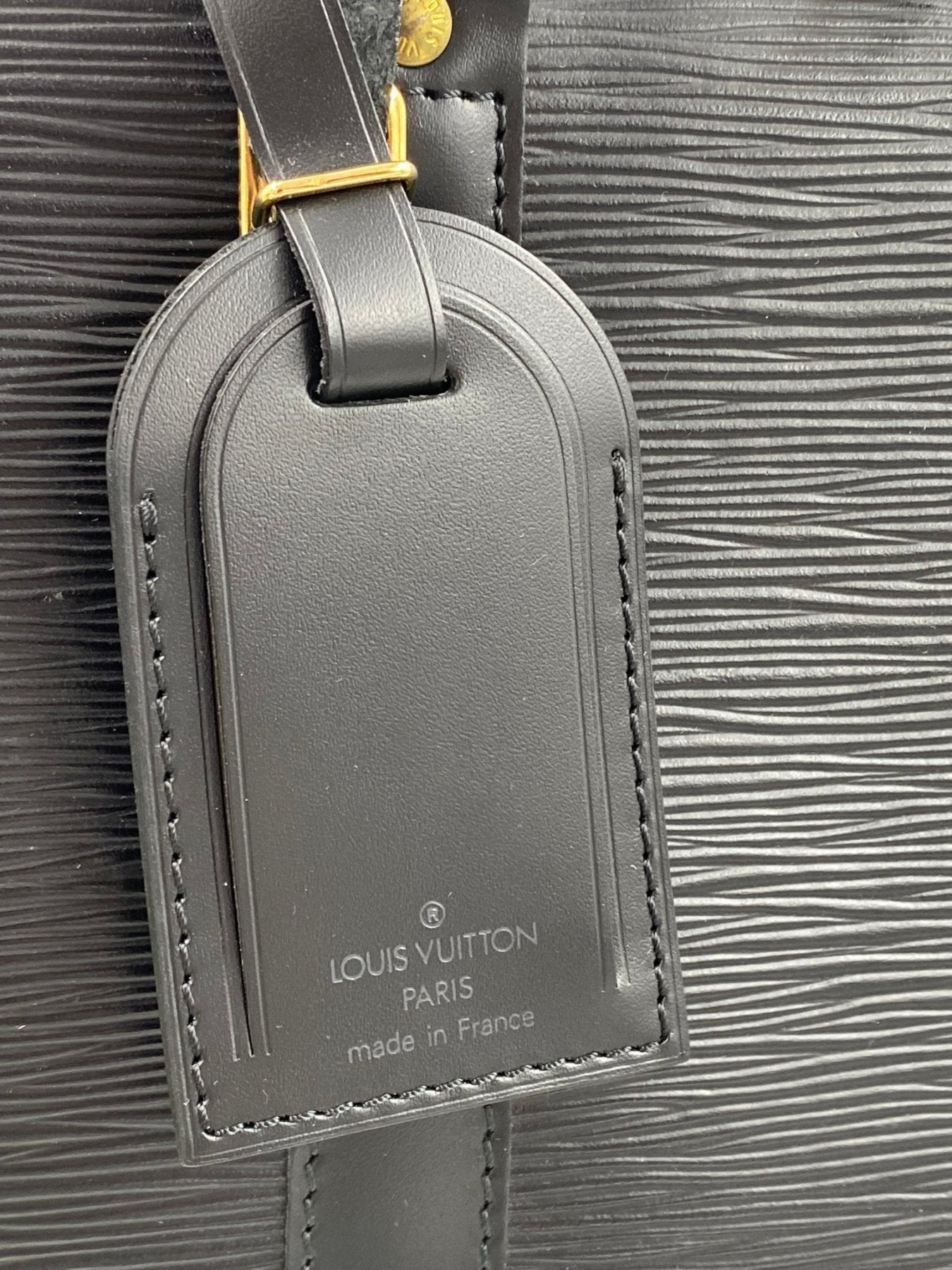 Louis Vuitton Keepall 45 Epi schwarzer Kofferanhanger aus Leder mit goldenen Details und Markenlogo, Made in France