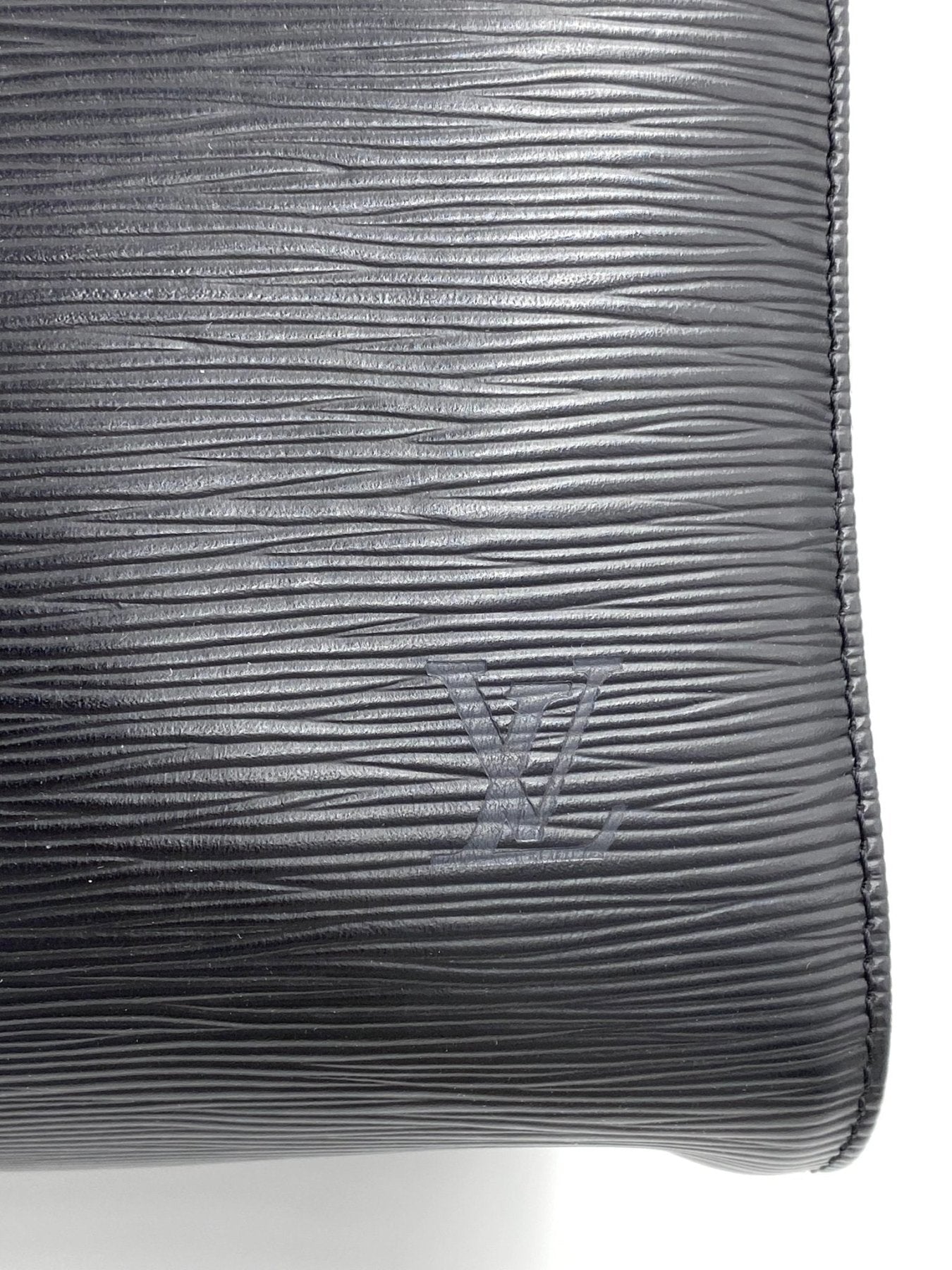Schwarze Louis Vuitton Keepall 45 Reisetasche aus Epi-Leder mit charakteristischer Wellentextur und LV-Logo-Praegung