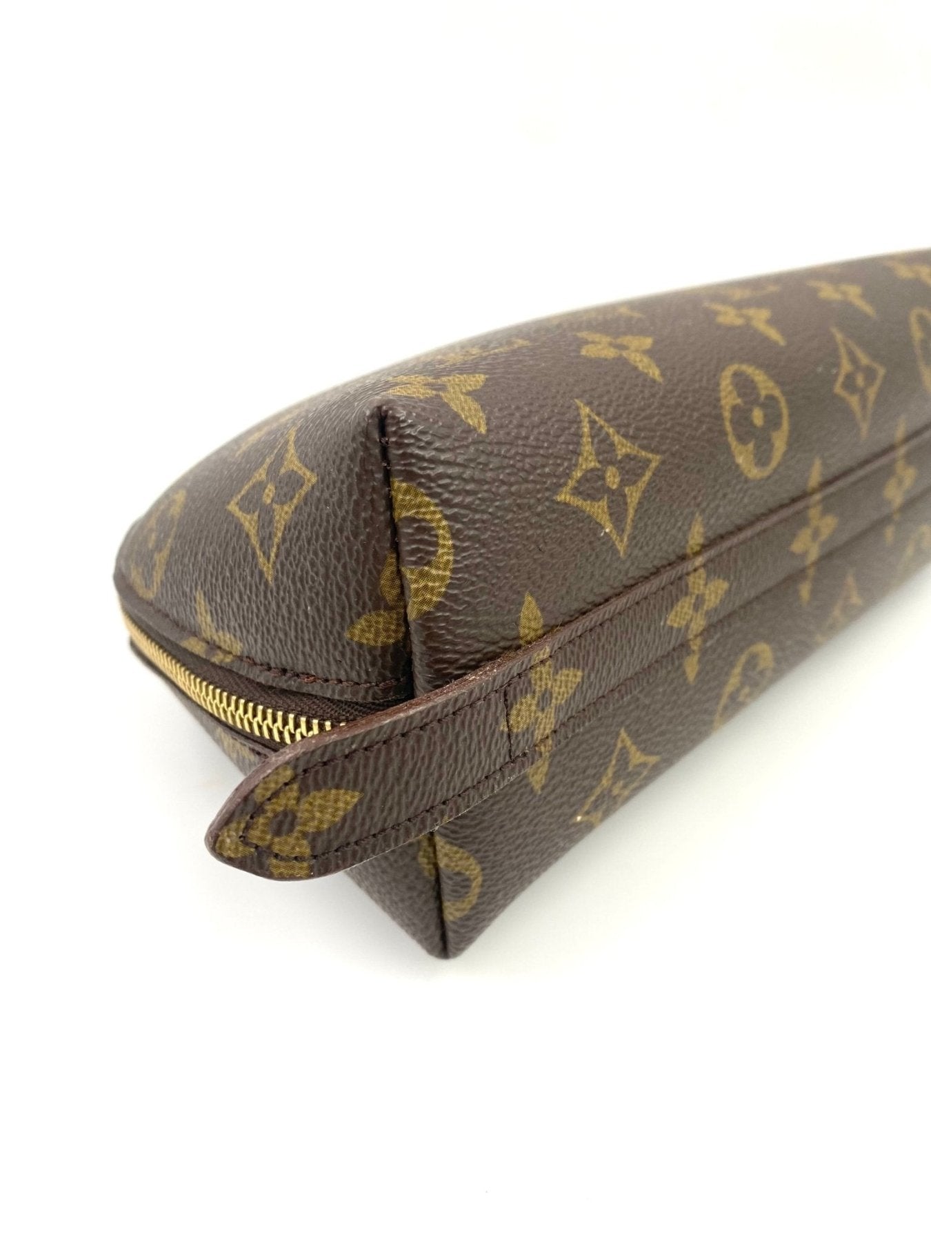 Louis Vuitton Trousse Demi Ronde Kosmetiktasche in Monogram Canvas mit goldenem Reissverschluss, halbrunde Form