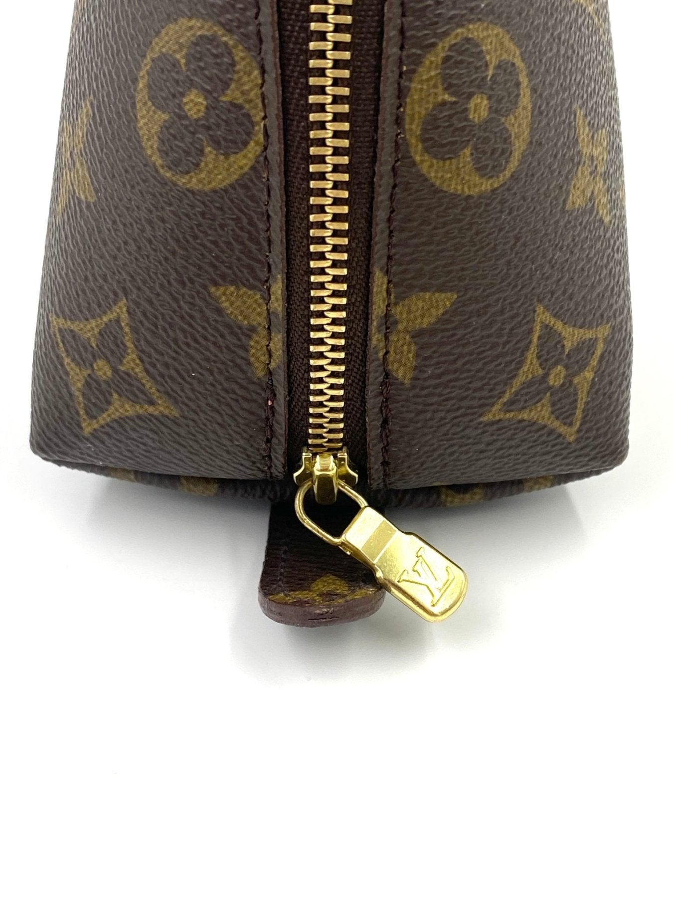 Louis Vuitton Trousse Demi Ronde Monogram Canvas Tasche mit goldenem Reissverschluss und klassischem LV Muster
