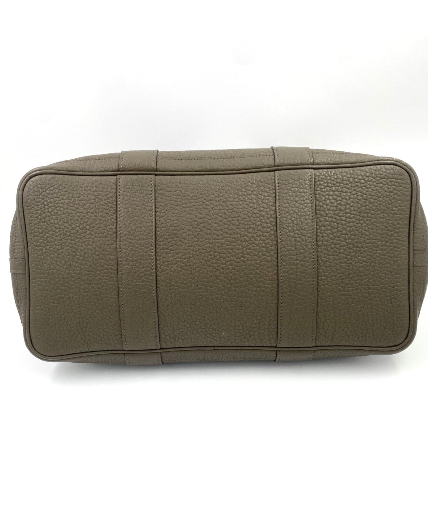 Hermes Garden Party 36 Handtasche in Eukalyptus aus Togoleder, Bodensicht mit strukturierter Lederoptik