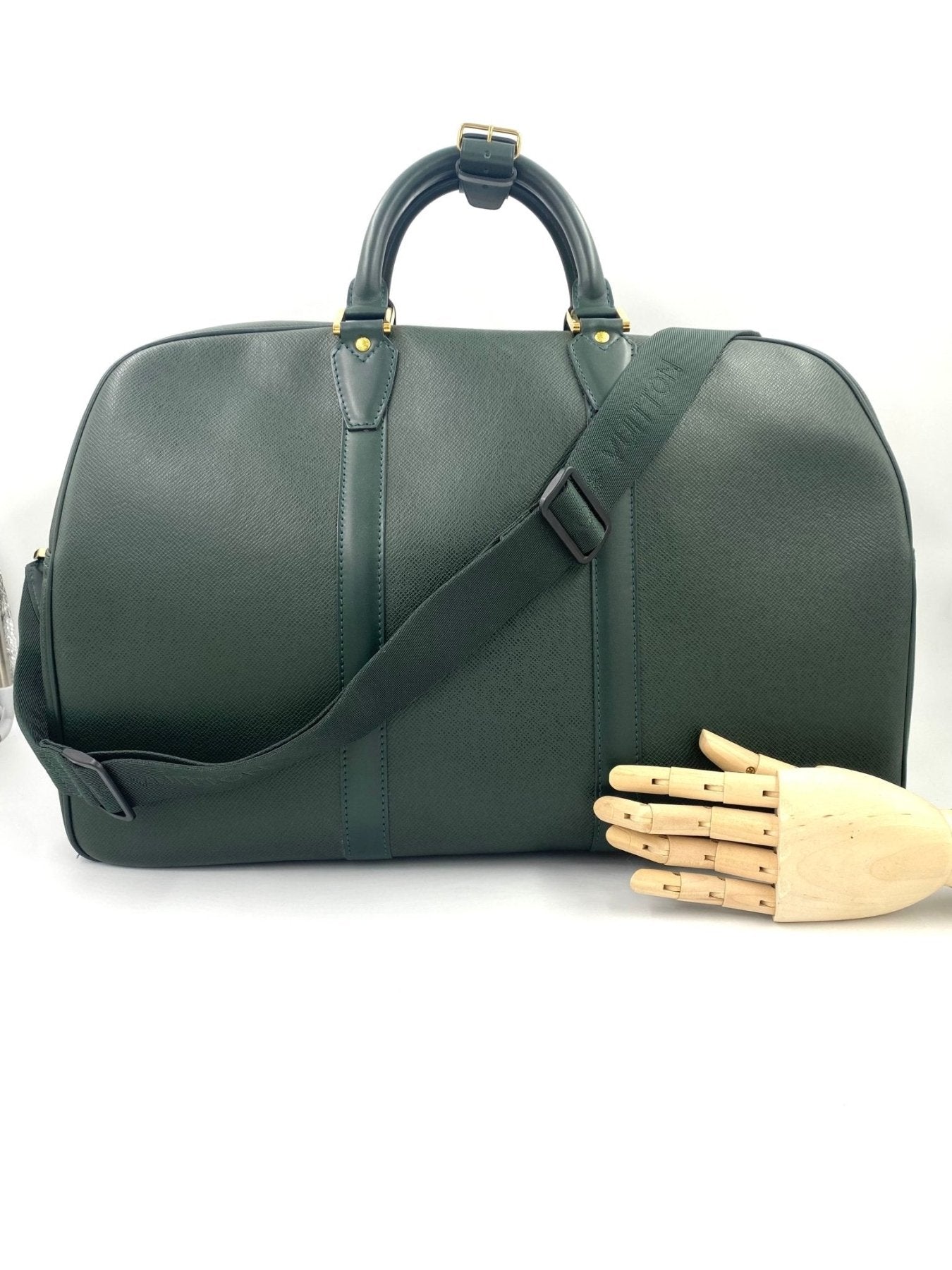 Louis Vuitton Kendall Taiga Reisetasche in dunkelgrunem Leder mit Tragegriffen und abnehmbarem Schulterriemen