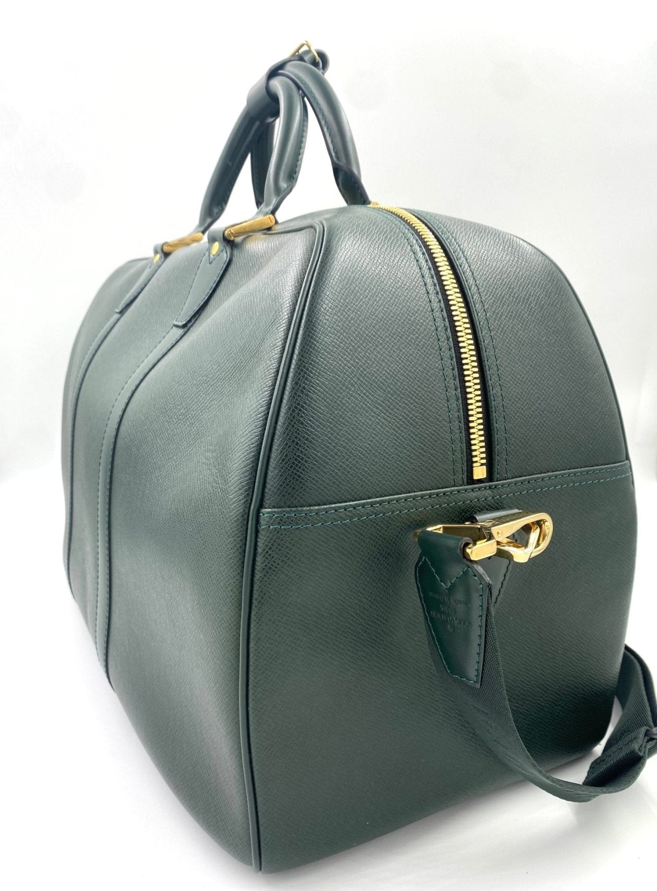 Louis Vuitton Kendall Taiga Reisetasche in dunkelgrunem Leder mit goldfarbenen Beschlagen und Reissverschluss