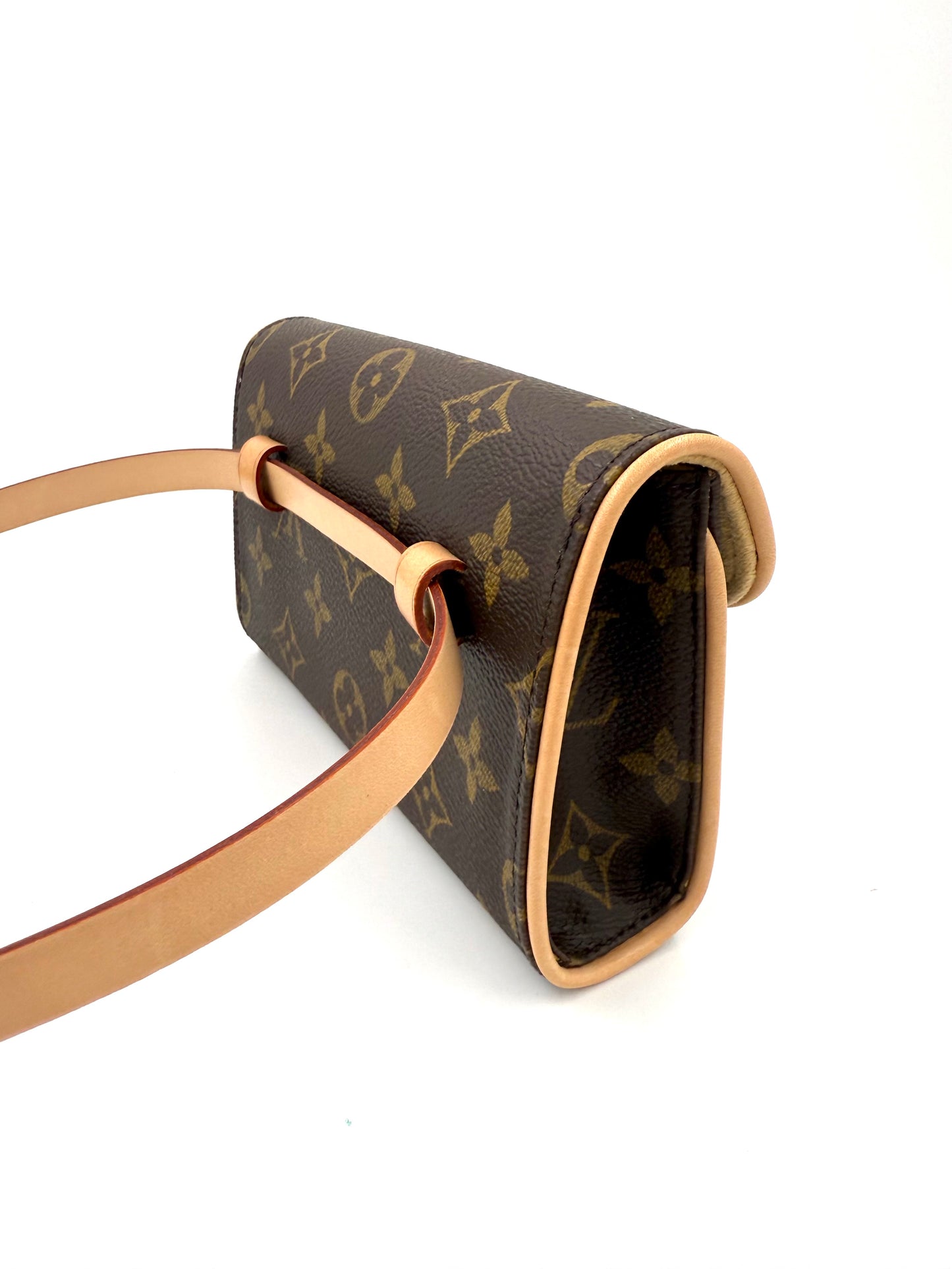 LOUIS VUITTON Pochette Florentine Monogram Canvas