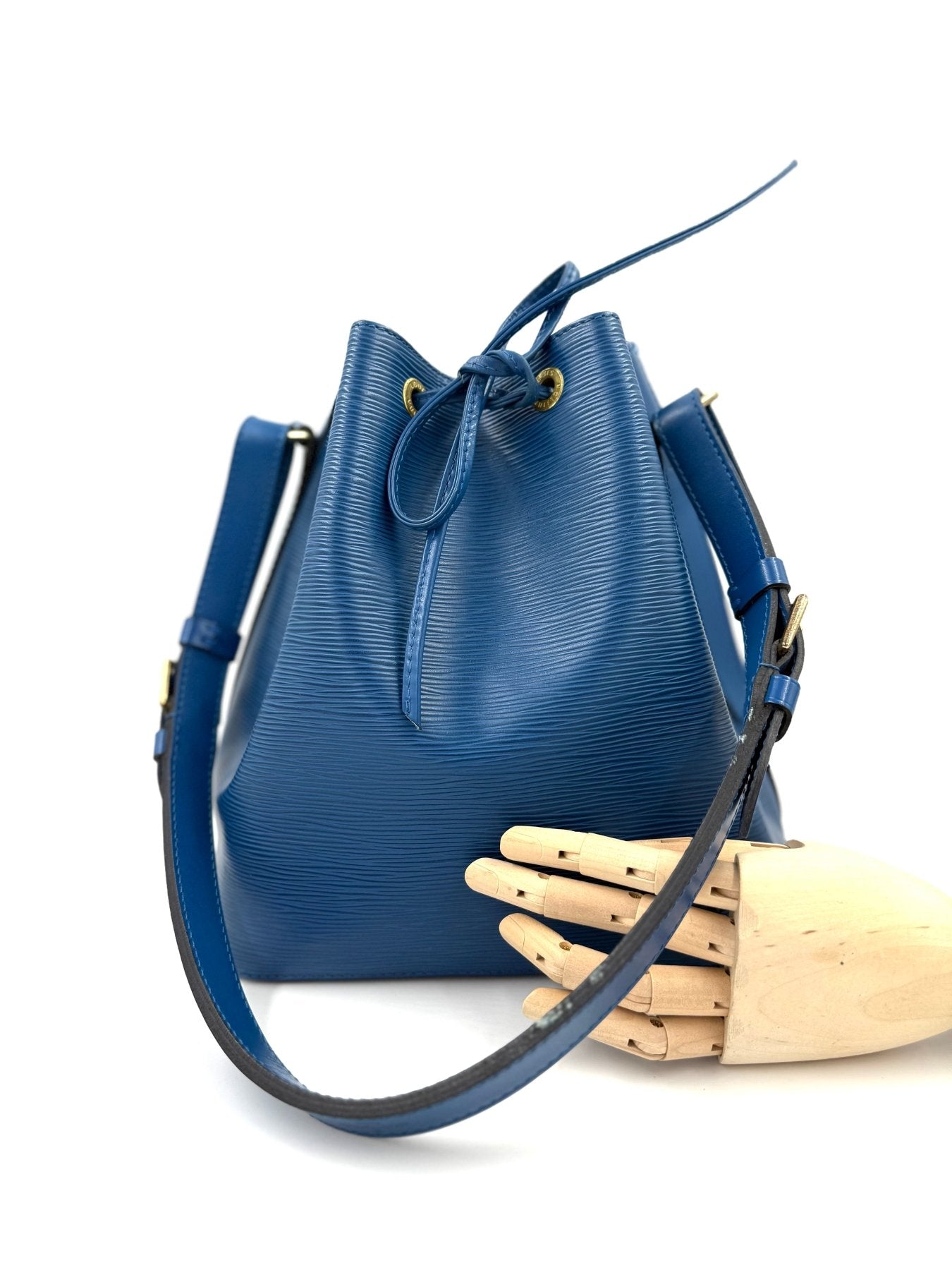 LOUIS VUITTON Sac Noe petit Epi blau - Clutch & Macarons - AR1914 - Clutch & Macarons -