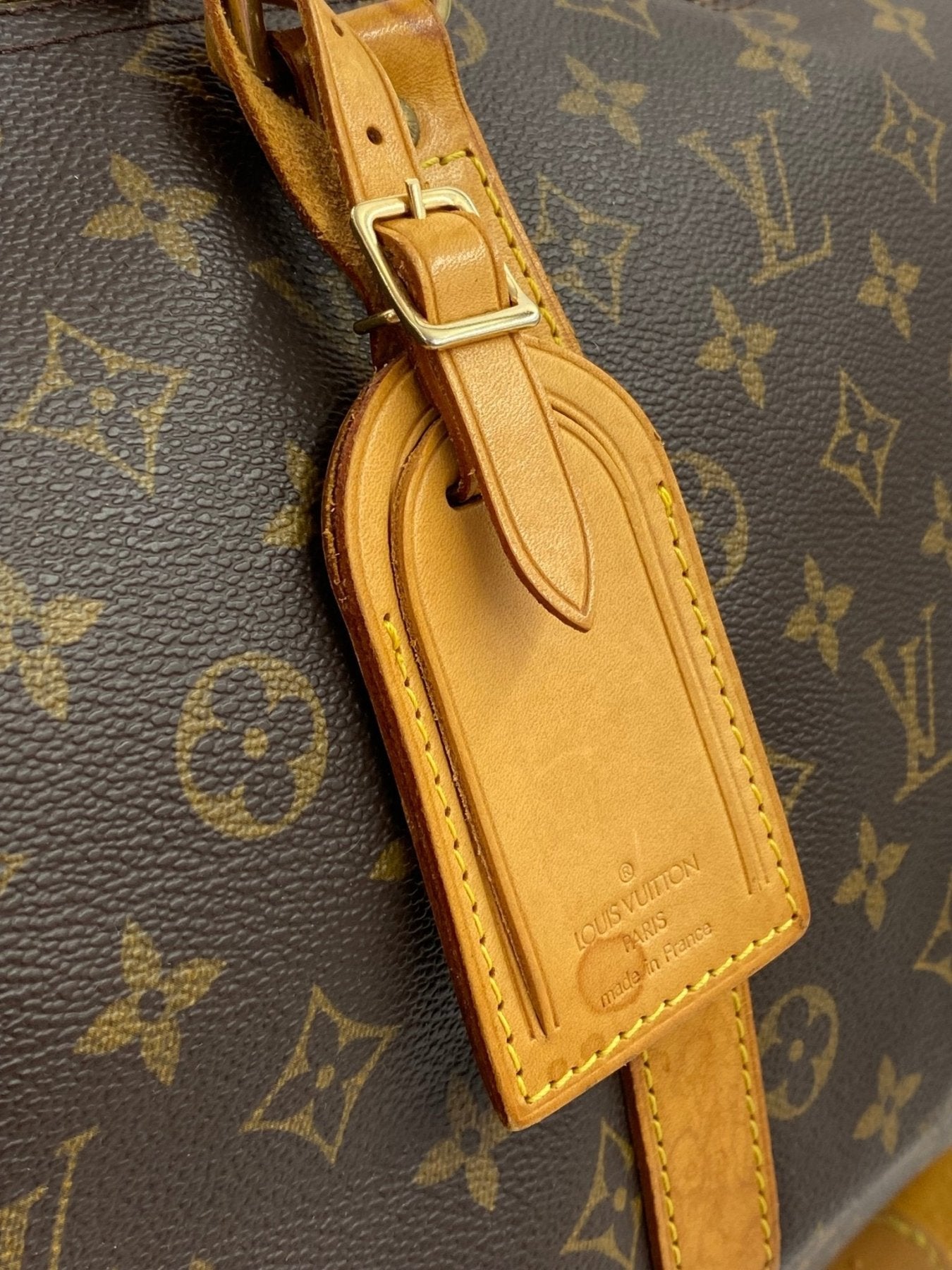 Louis Vuitton Keepall 45 Bandouliere Monogram Reisetasche mit Lederanhanger und goldfarbenen Beschlagen auf Canvas