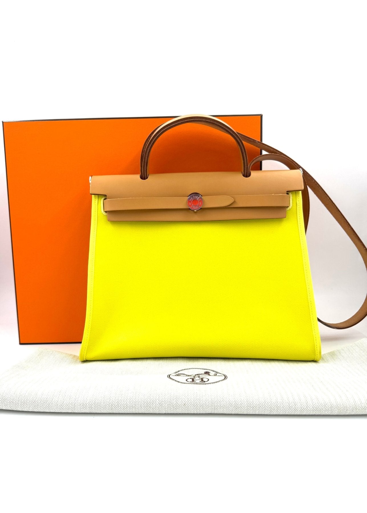 HERMÈS Herbag 31 Lime - Clutch & Macarons - Stempel U; 2022 - Clutch & Macarons -
