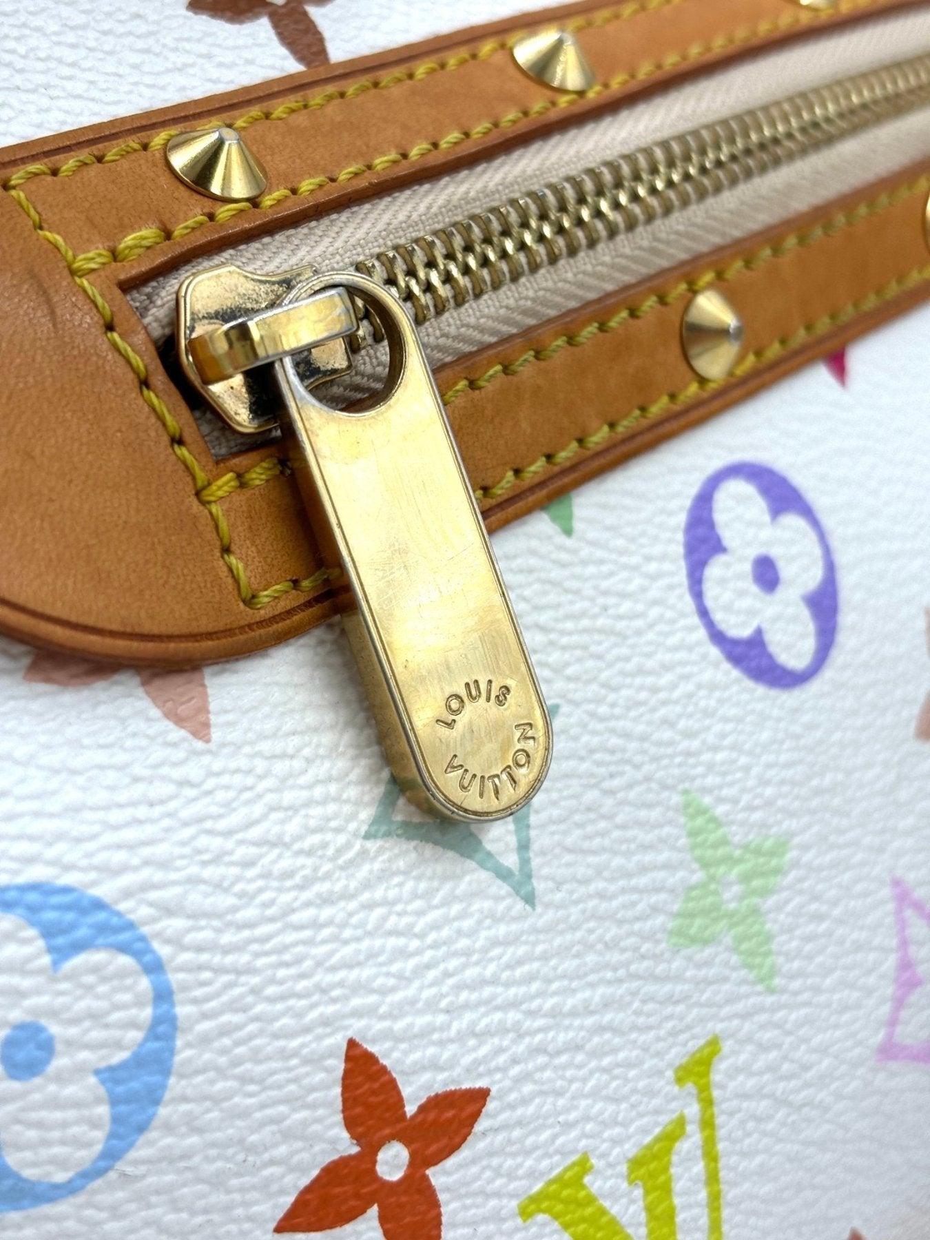 Louis Vuitton Alma Multicolor Handtasche mit buntem Monogram-Muster und goldenen Details, designt von Takashi Murakami