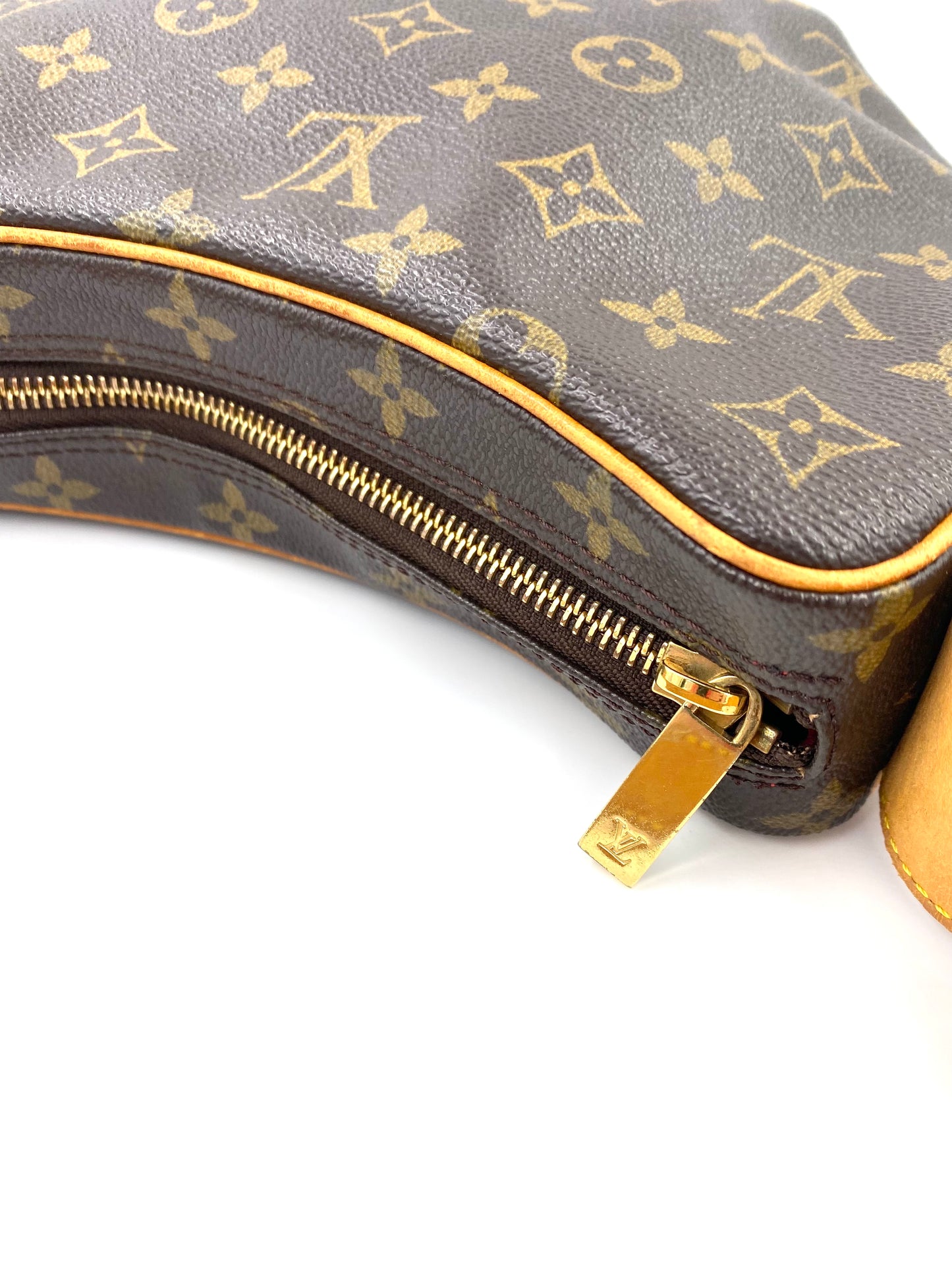 LOUIS VUITTON Croissant MM Monogram