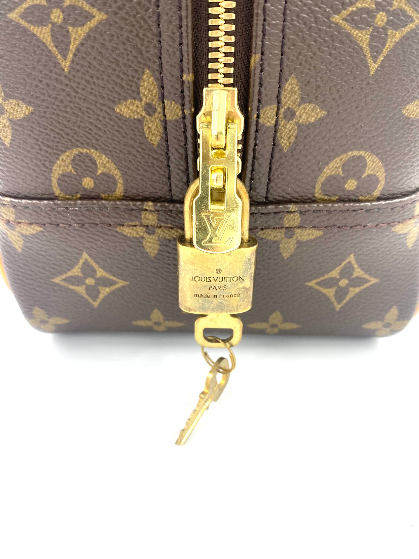 LOUIS VUITTON Deauville Monogram Canvas