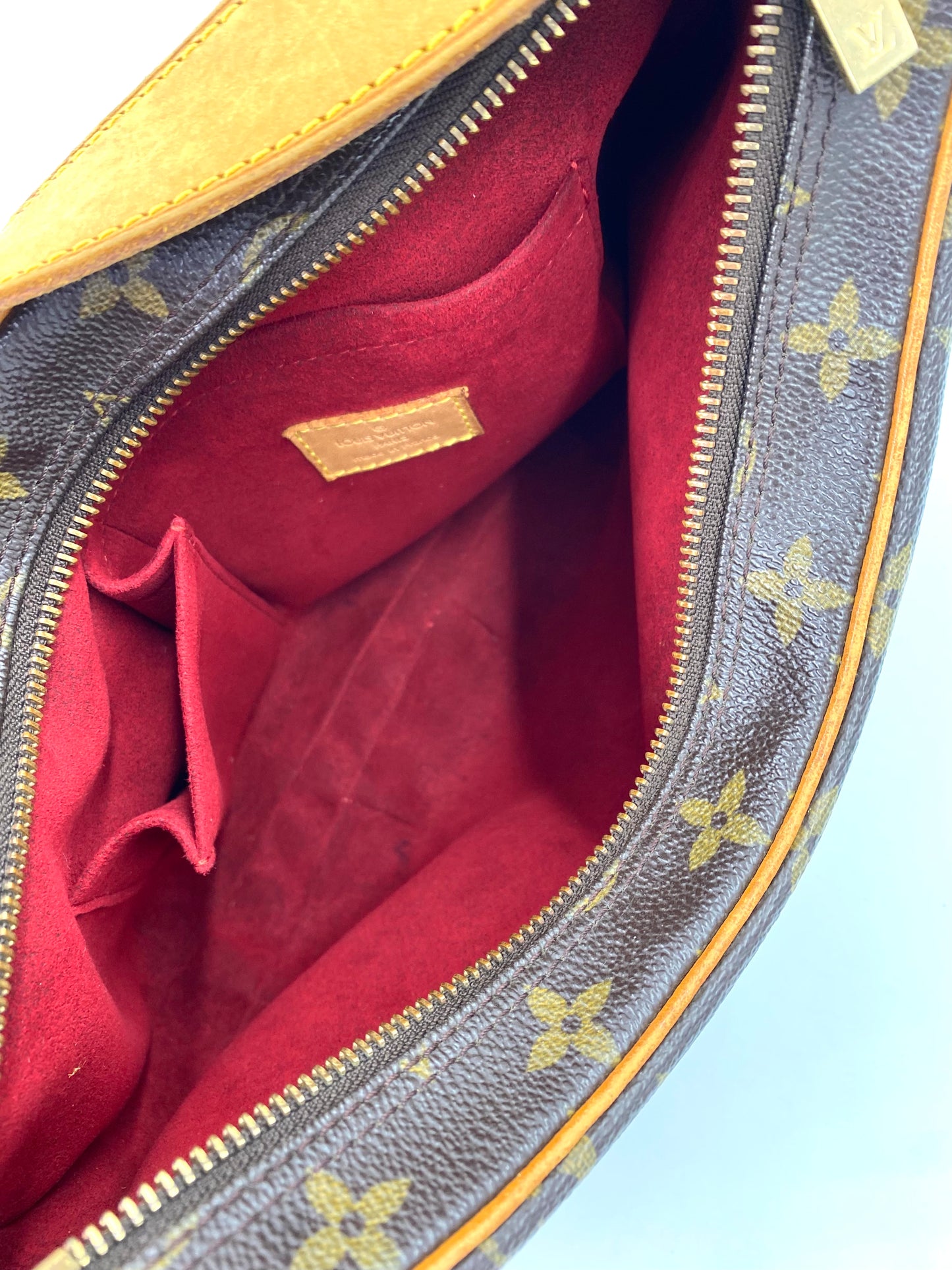 LOUIS VUITTON Croissant MM Monogram