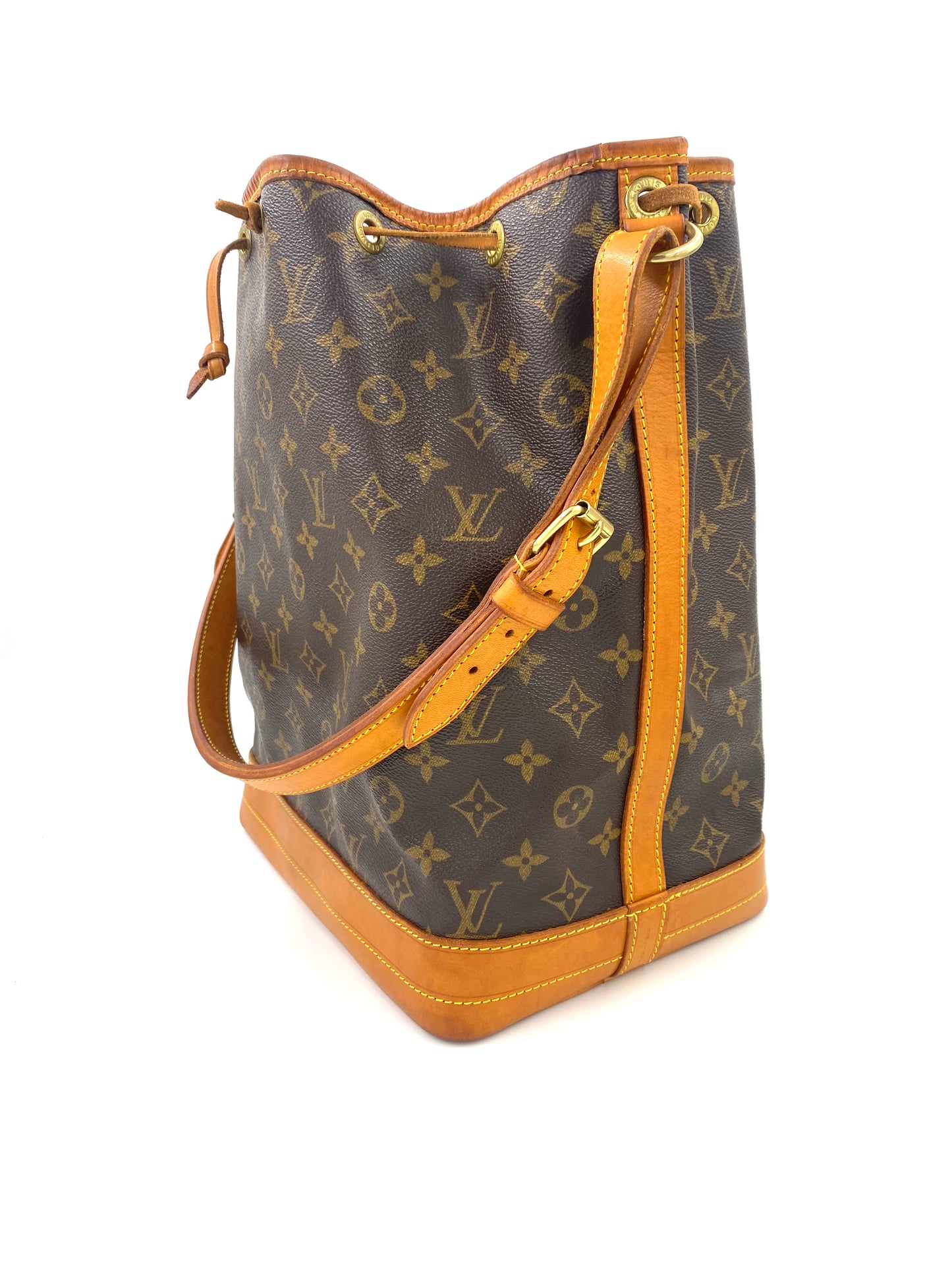 LOUIS VUITTON Noe Grande Monogram Canvas