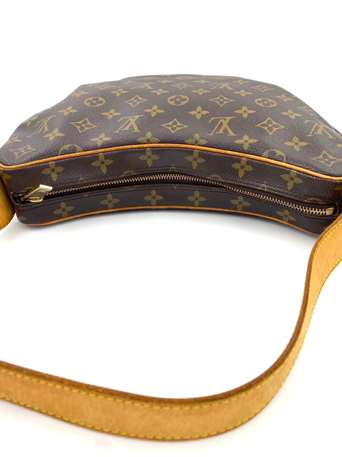 LOUIS VUITTON Croissant MM Monogram