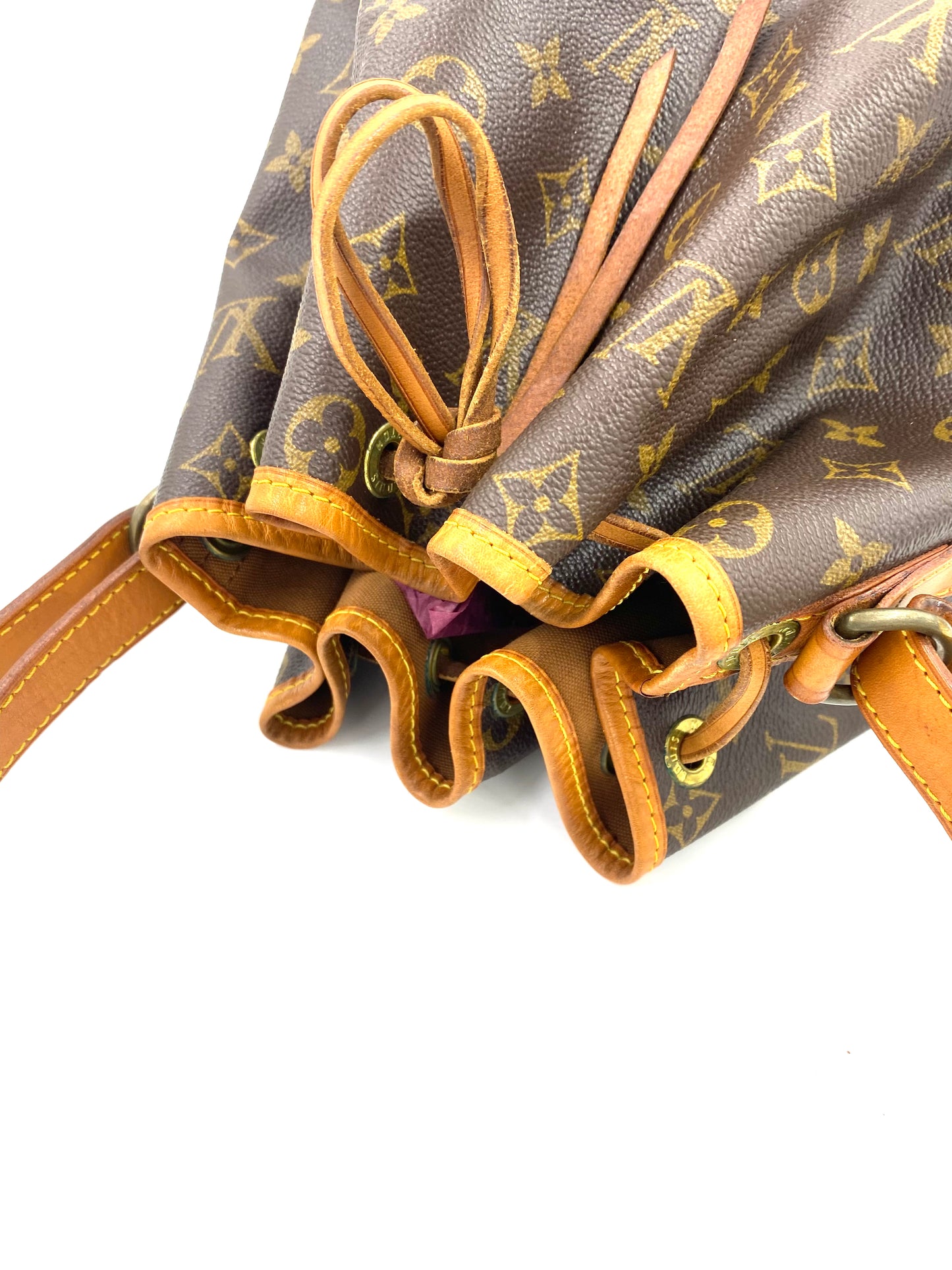 LOUIS VUITTON Noe Grande Monogram Canvas