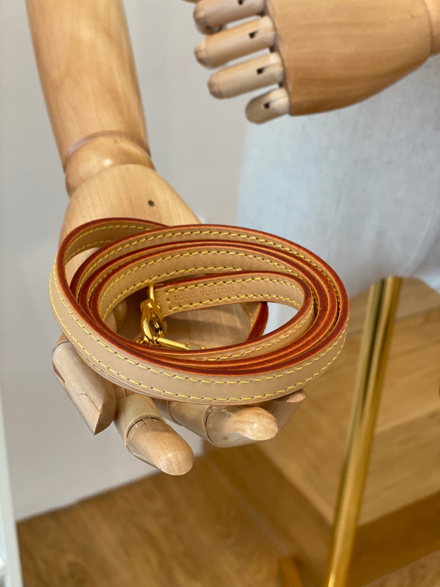 LOUIS VUITTON Schulterriemen aus Rindsleder