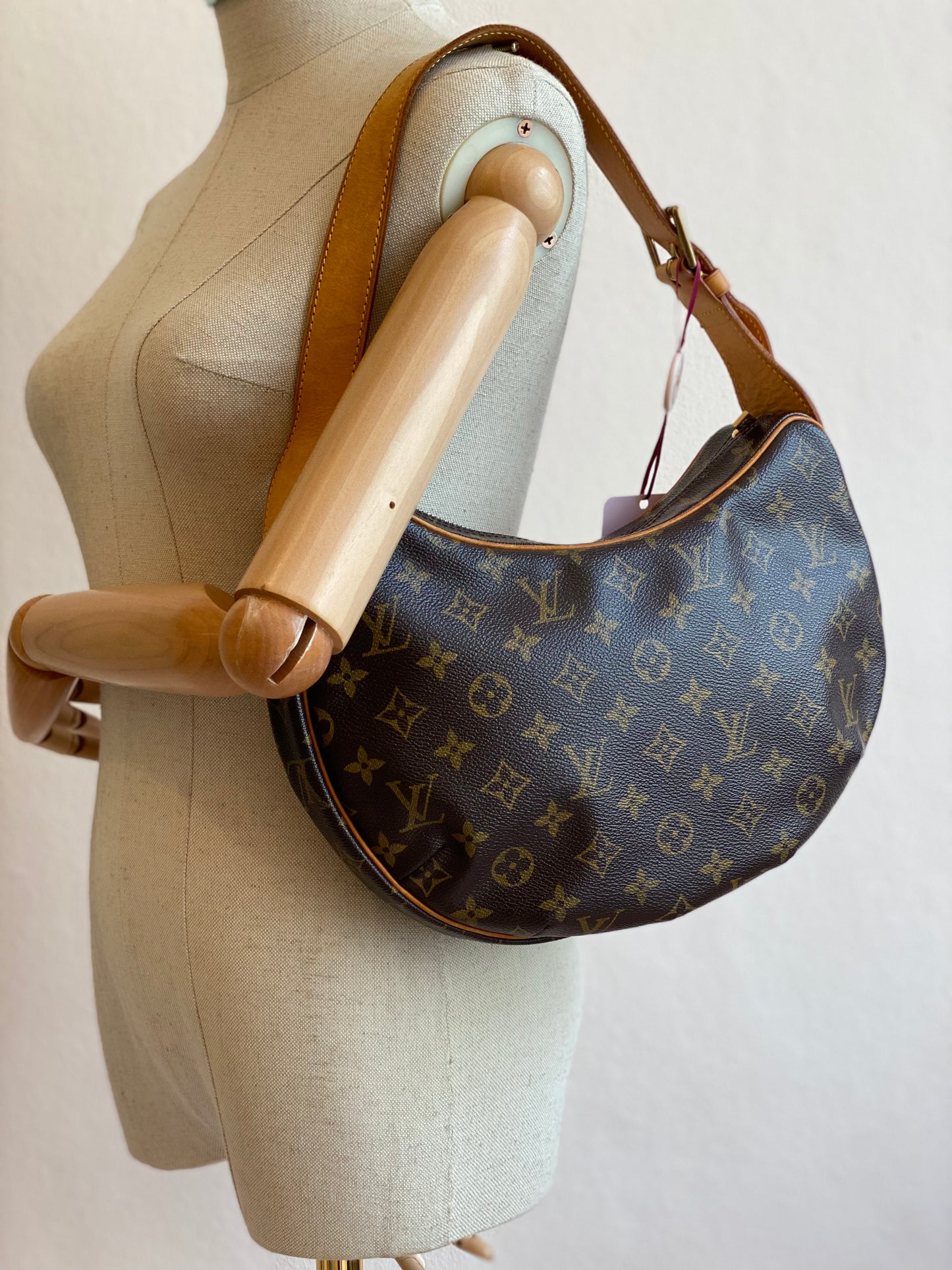 LOUIS VUITTON Croissant MM Monogram