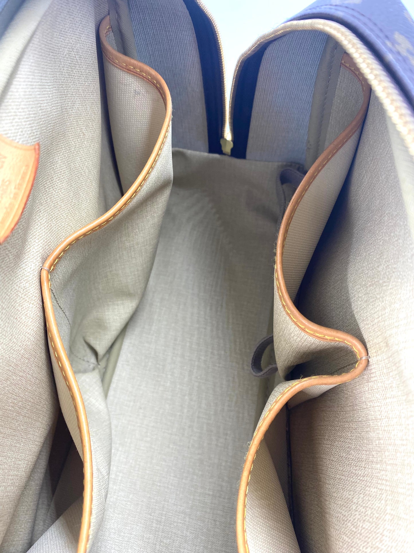 LOUIS VUITTON Deauville Monogram Canvas