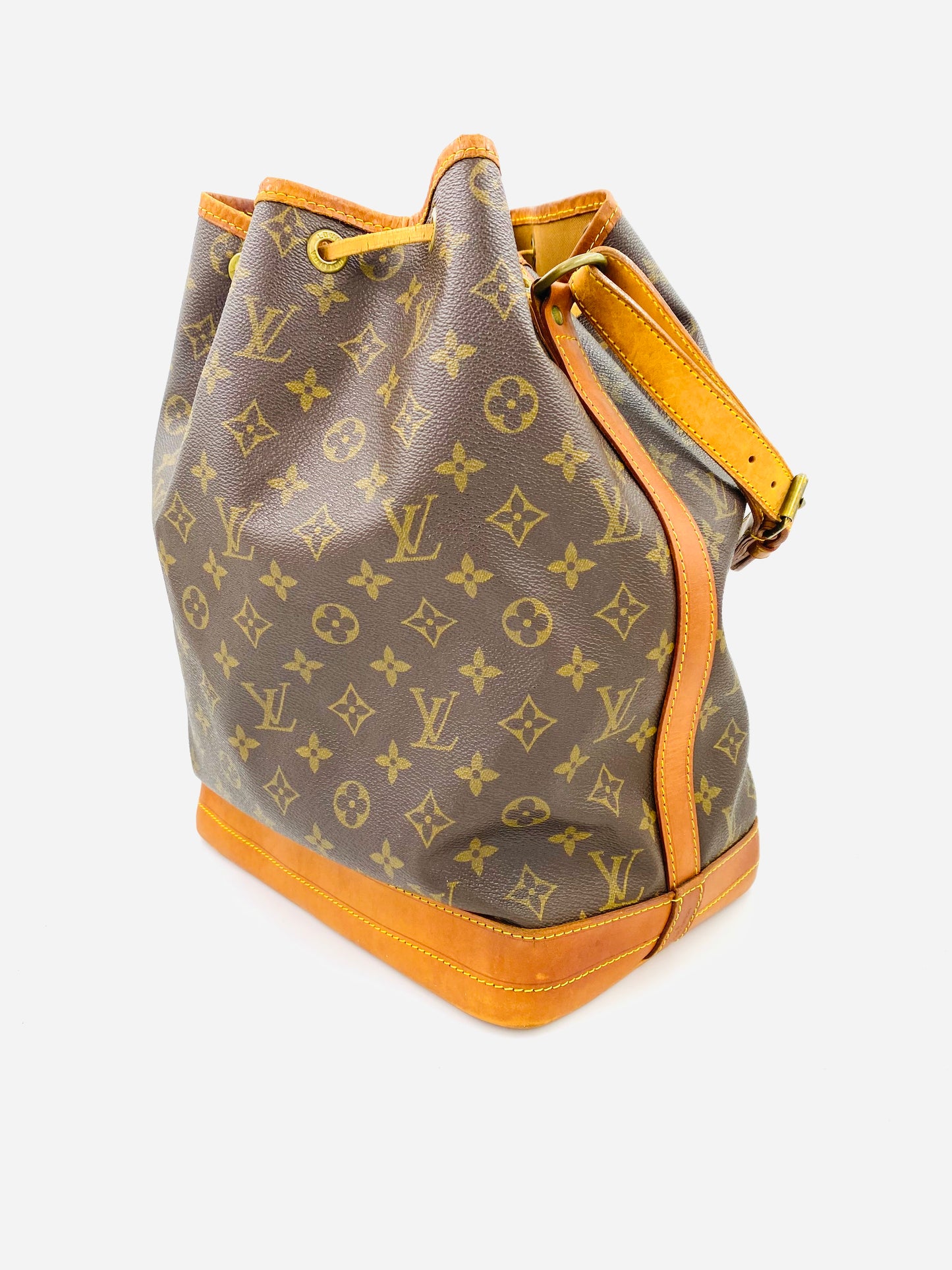LOUIS VUITTON Noe grande Monogram Canvas