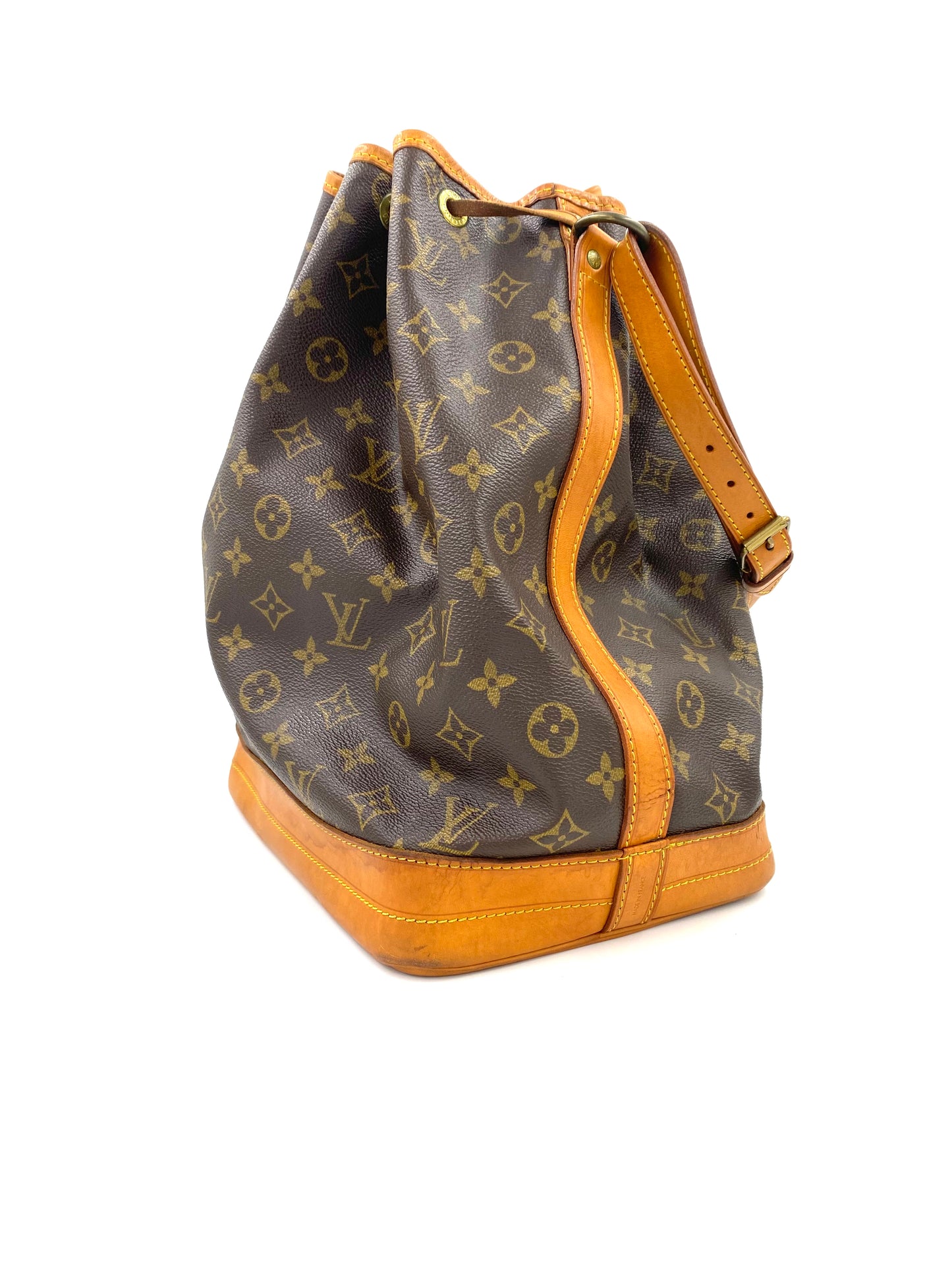 LOUIS VUITTON Noe Grande Monogram Canvas