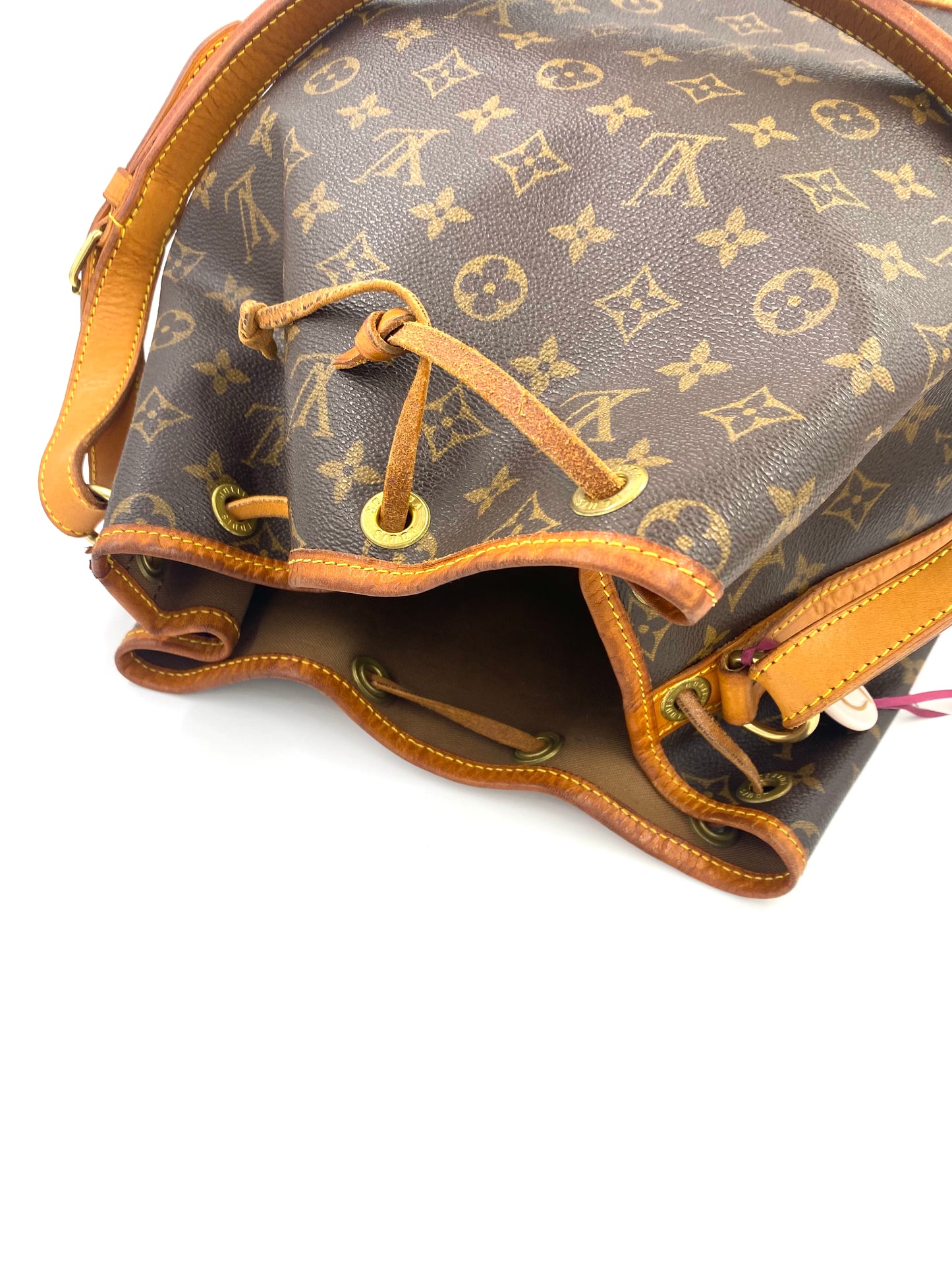 LOUIS VUITTON Noe Grande Monogram Canvas