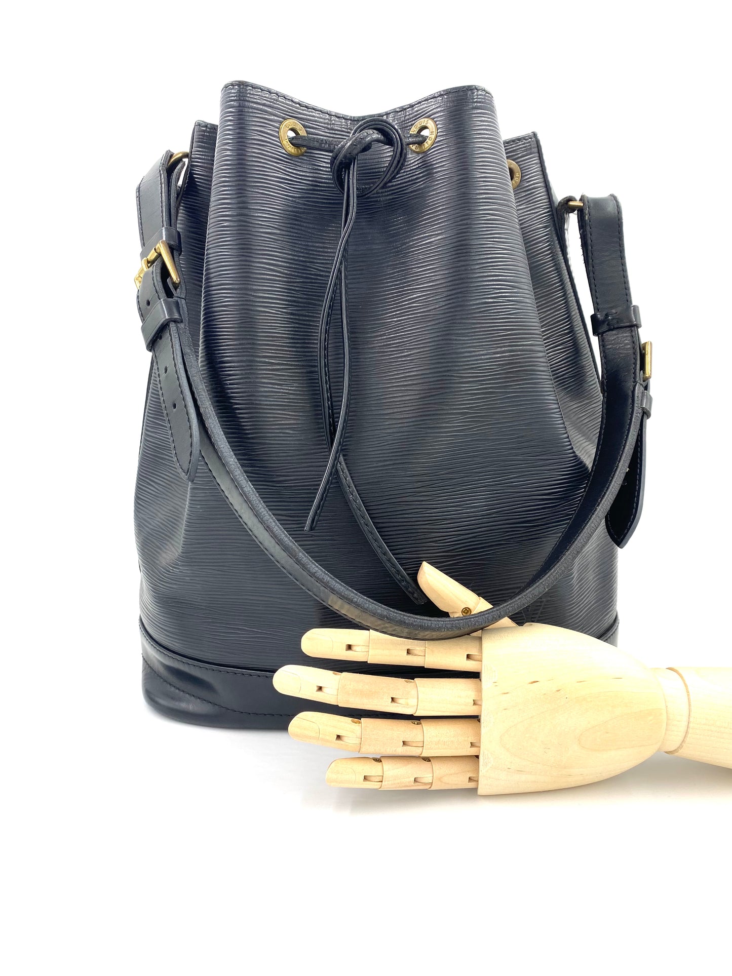 LOUIS VUITTON Noe Grande Epileder noir