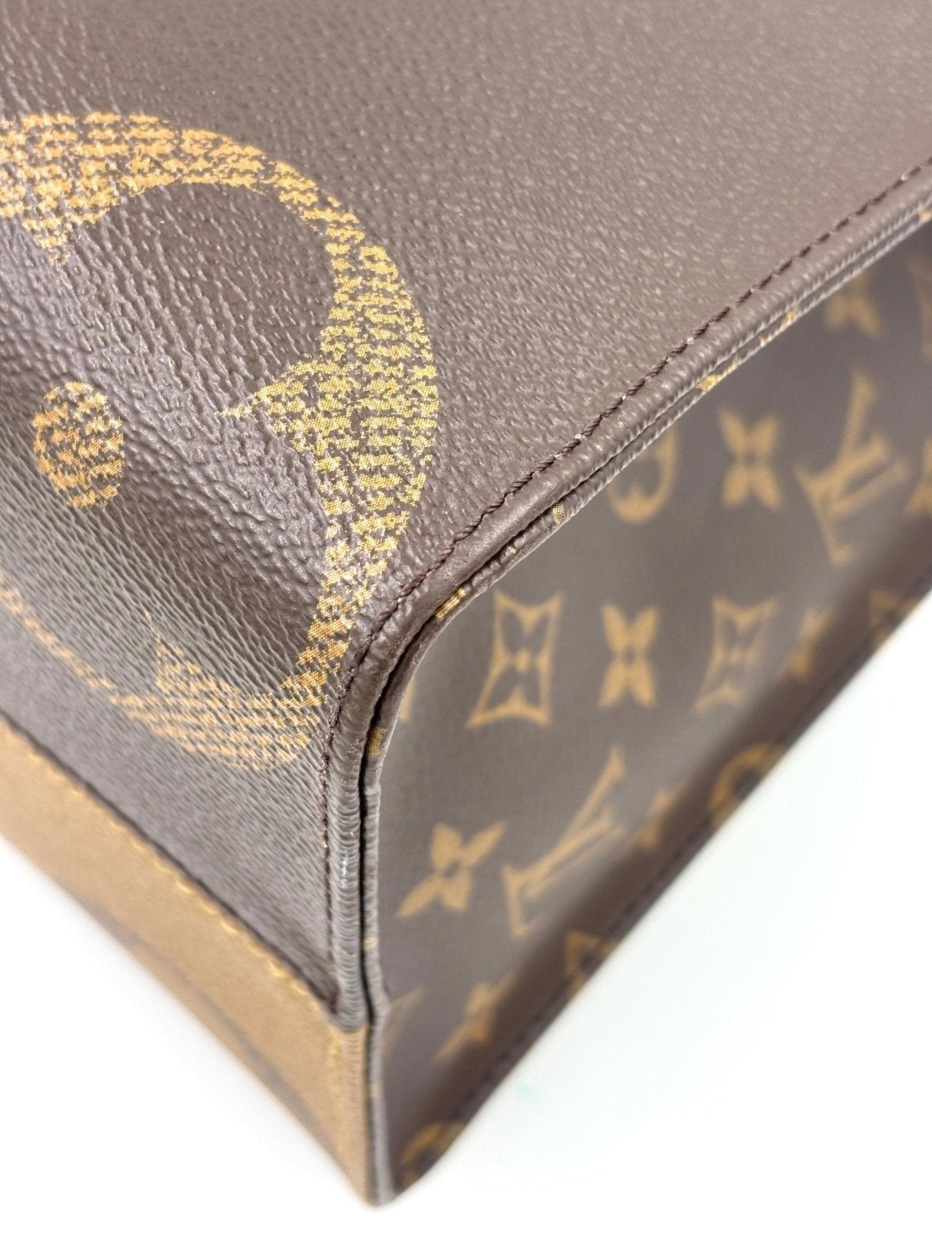 LOUIS VUITTON Onthego MM Monogram Giant - Clutch & Macarons - Chip - Clutch & Macarons -