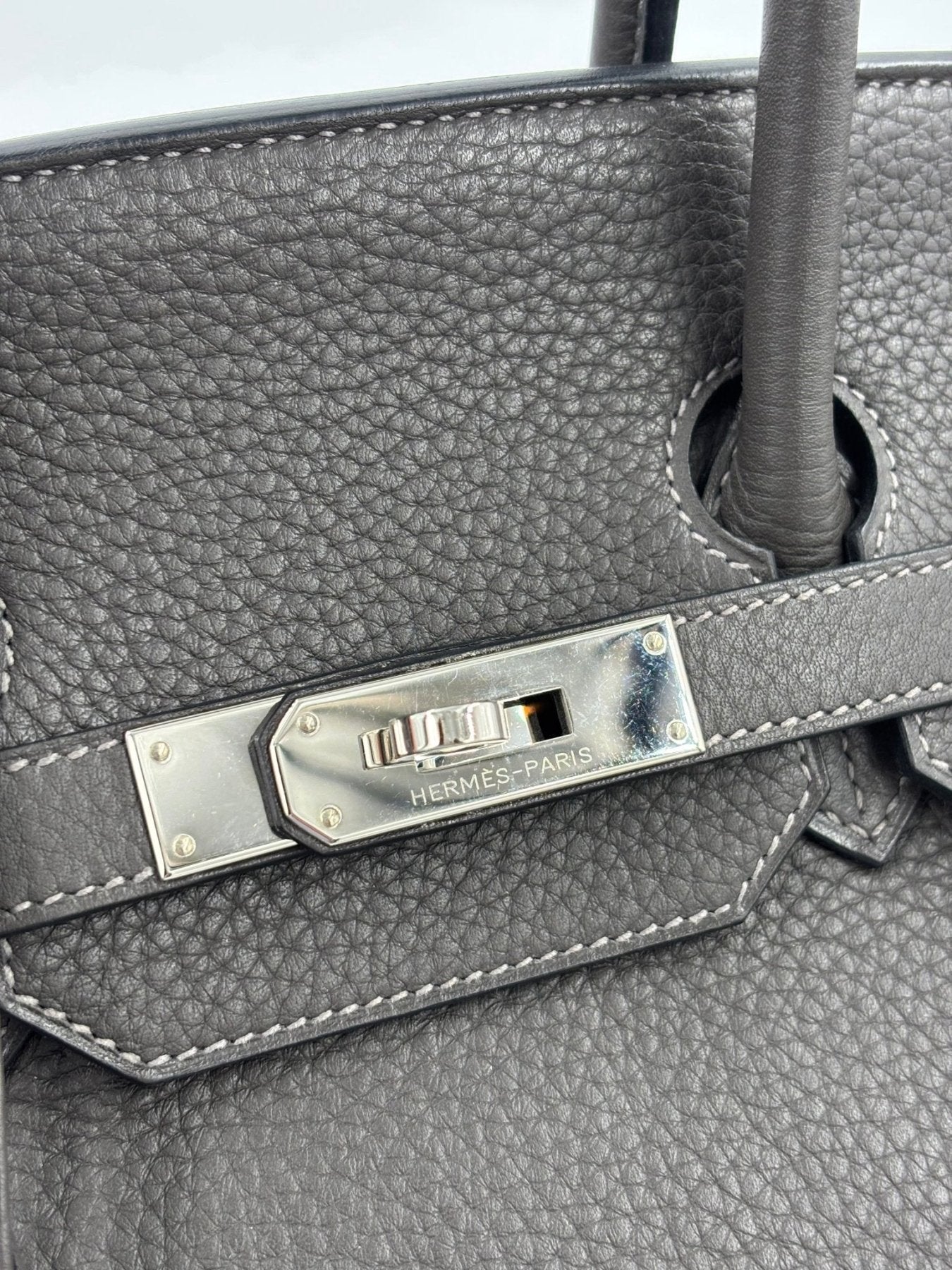 HERMÈS Birkin 35 Togo Graphite Palladium - Clutch & Macarons - N im Quadrat; 2010 - Clutch & Macarons -