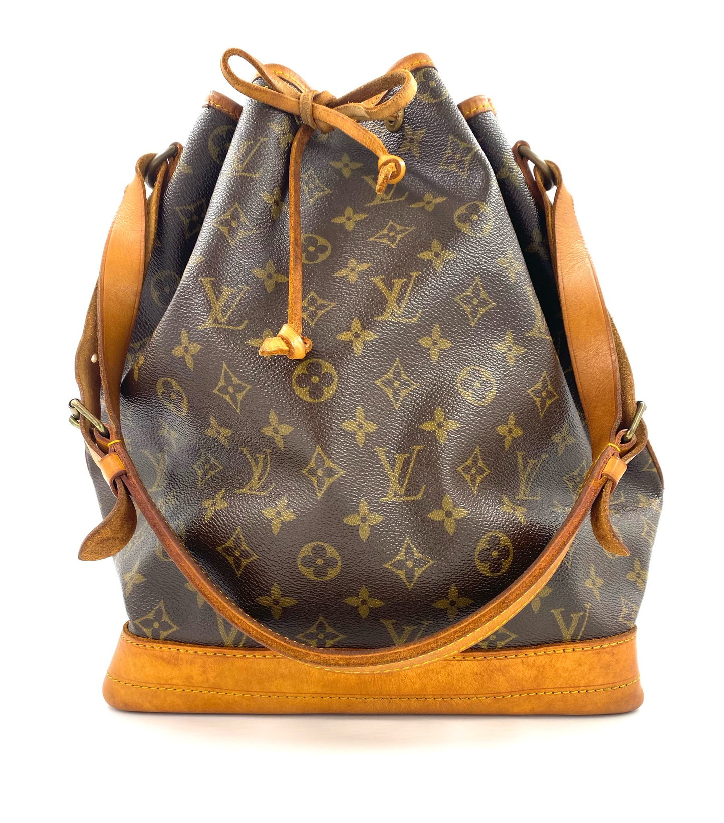 LOUIS VUITTON Noe grande Monogram Canvas