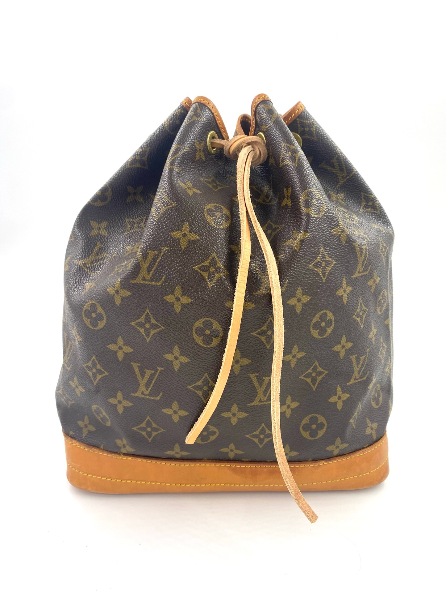 LOUIS VUITTON Noe grande Monogram Canvas