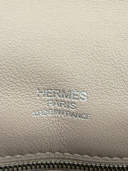 HERMÈS Berline 29 taupe PHW Echtleder mit Prägung „HERMÈS PARIS MADE IN FRANCE“ zweifarbige Naht
