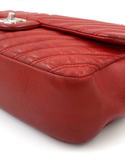 CHANEL Single Flap Bag Jumbo Chevron rouge