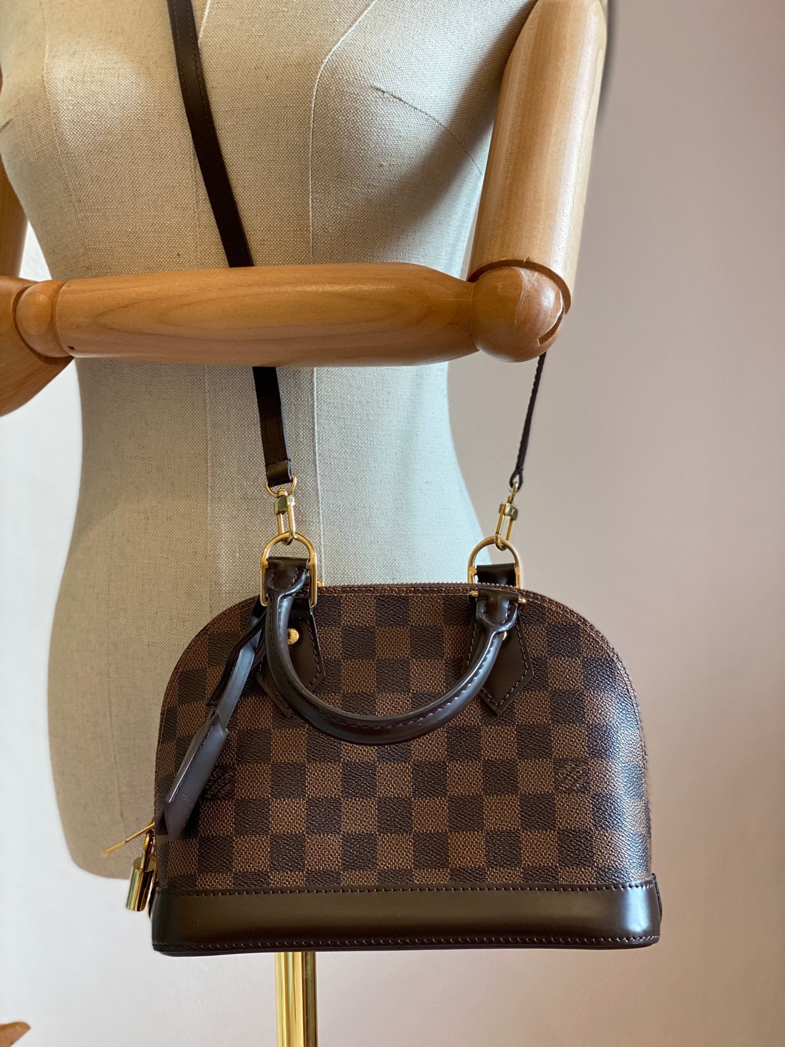 LOUIS VUITTON Alma BB Damier ebene