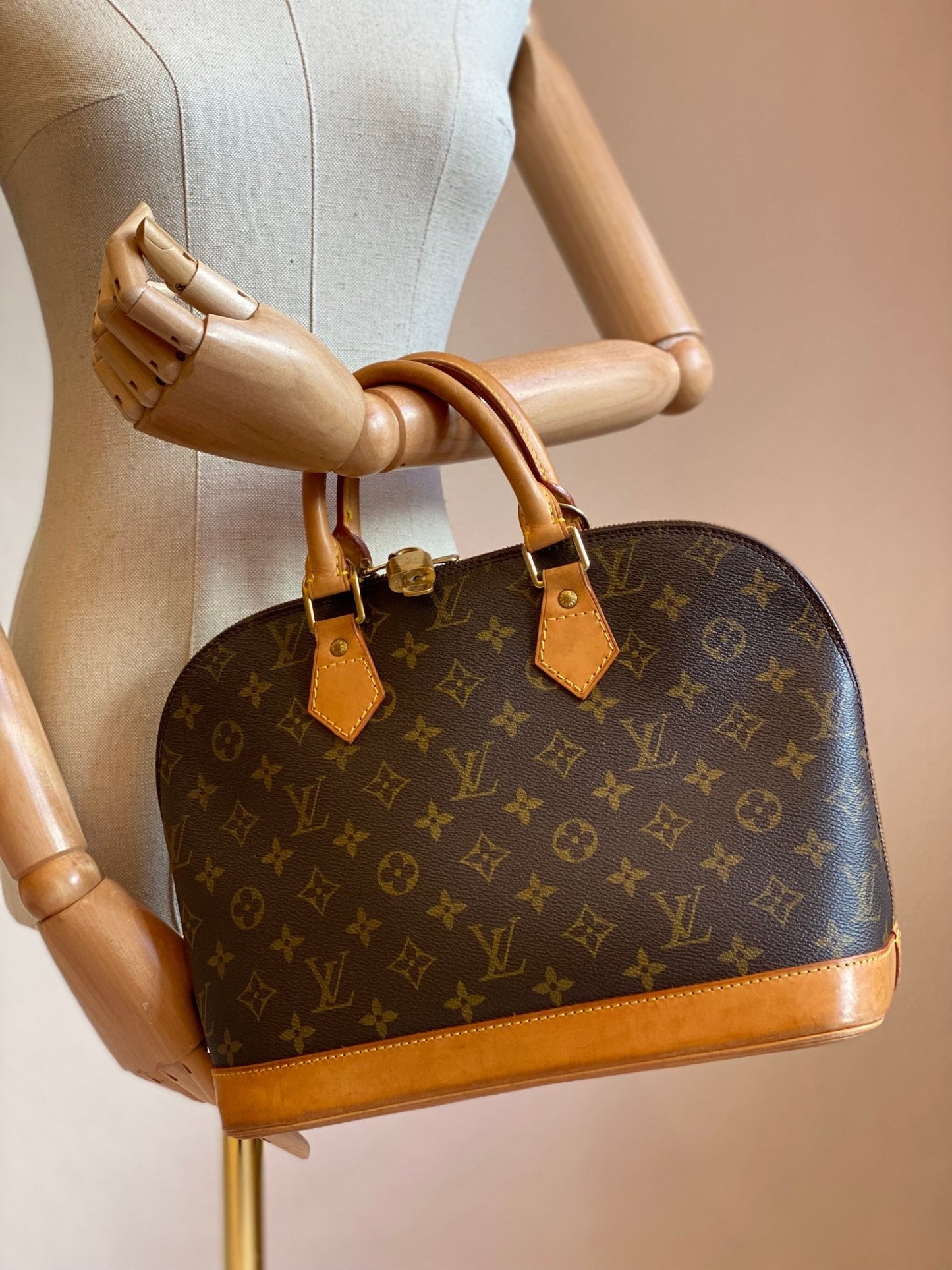 LOUIS VUITTON Alma PM Monogram Canvas - Clutch & Macarons - BA0040 - Clutch & Macarons - 