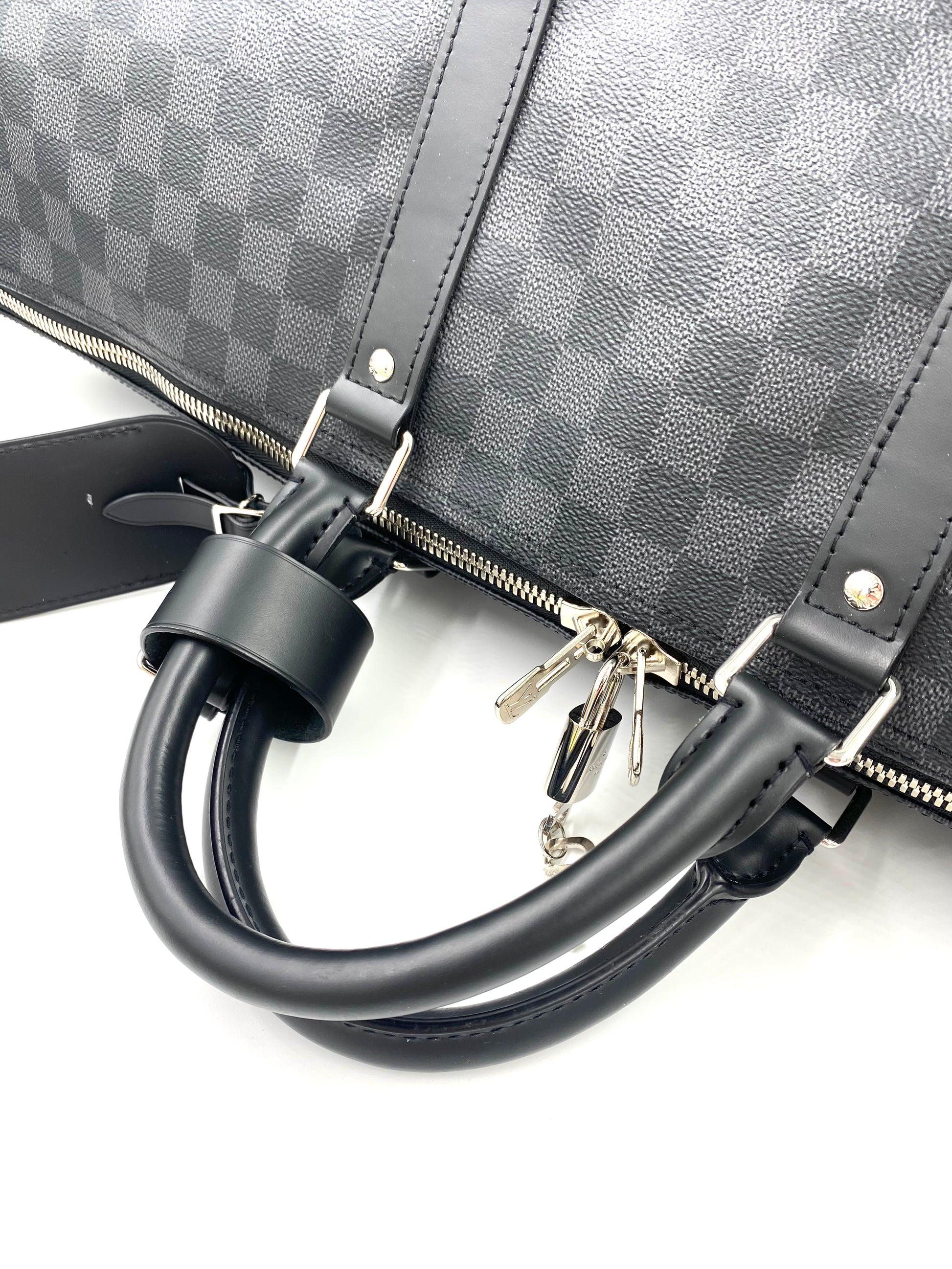 LOIUS VUITTON Keepall Bandouliere 55 Damier Graphite Clutch Macarons