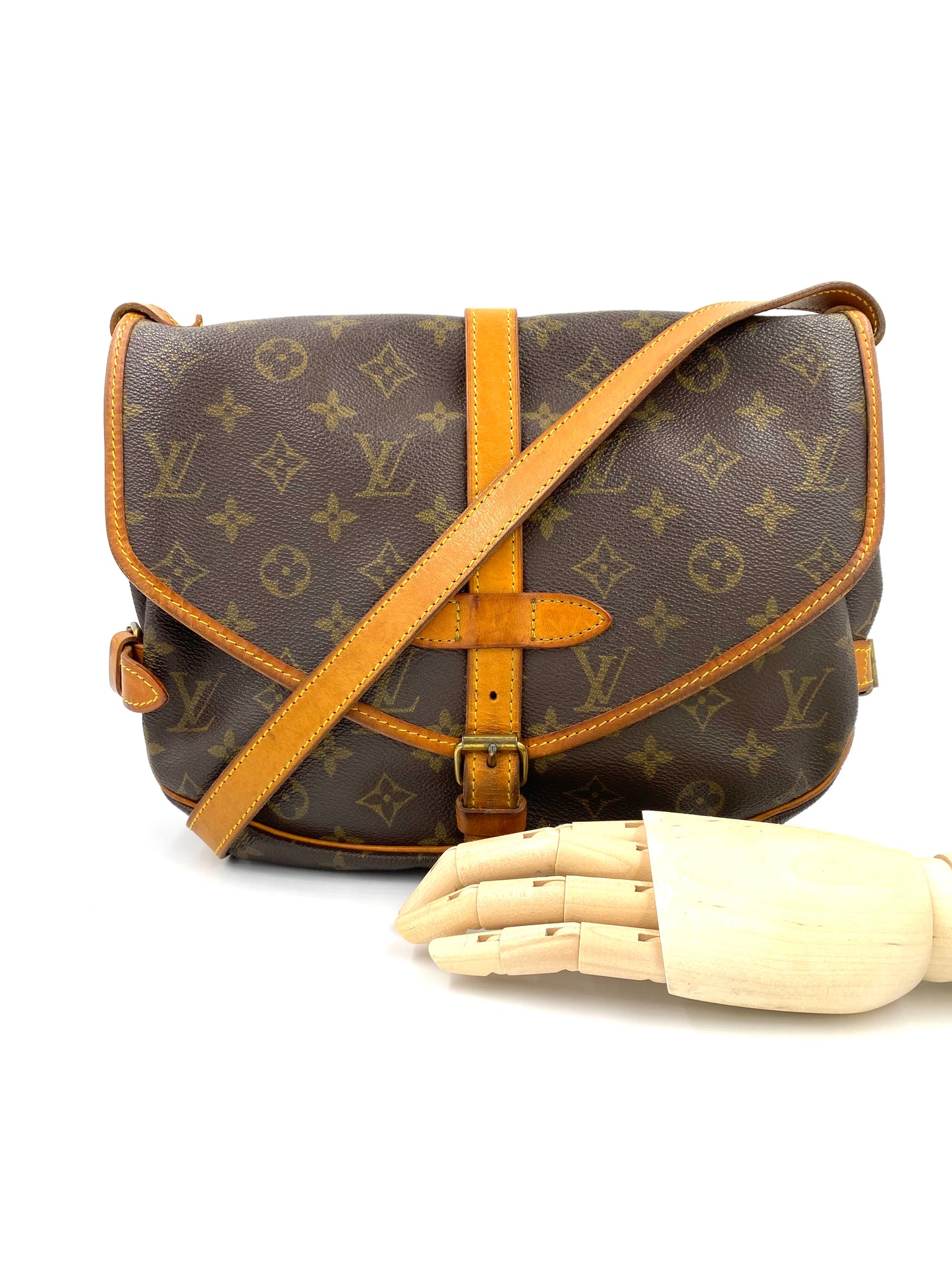 LOUIS VUITTON Saumur 30 Monogram Canvas