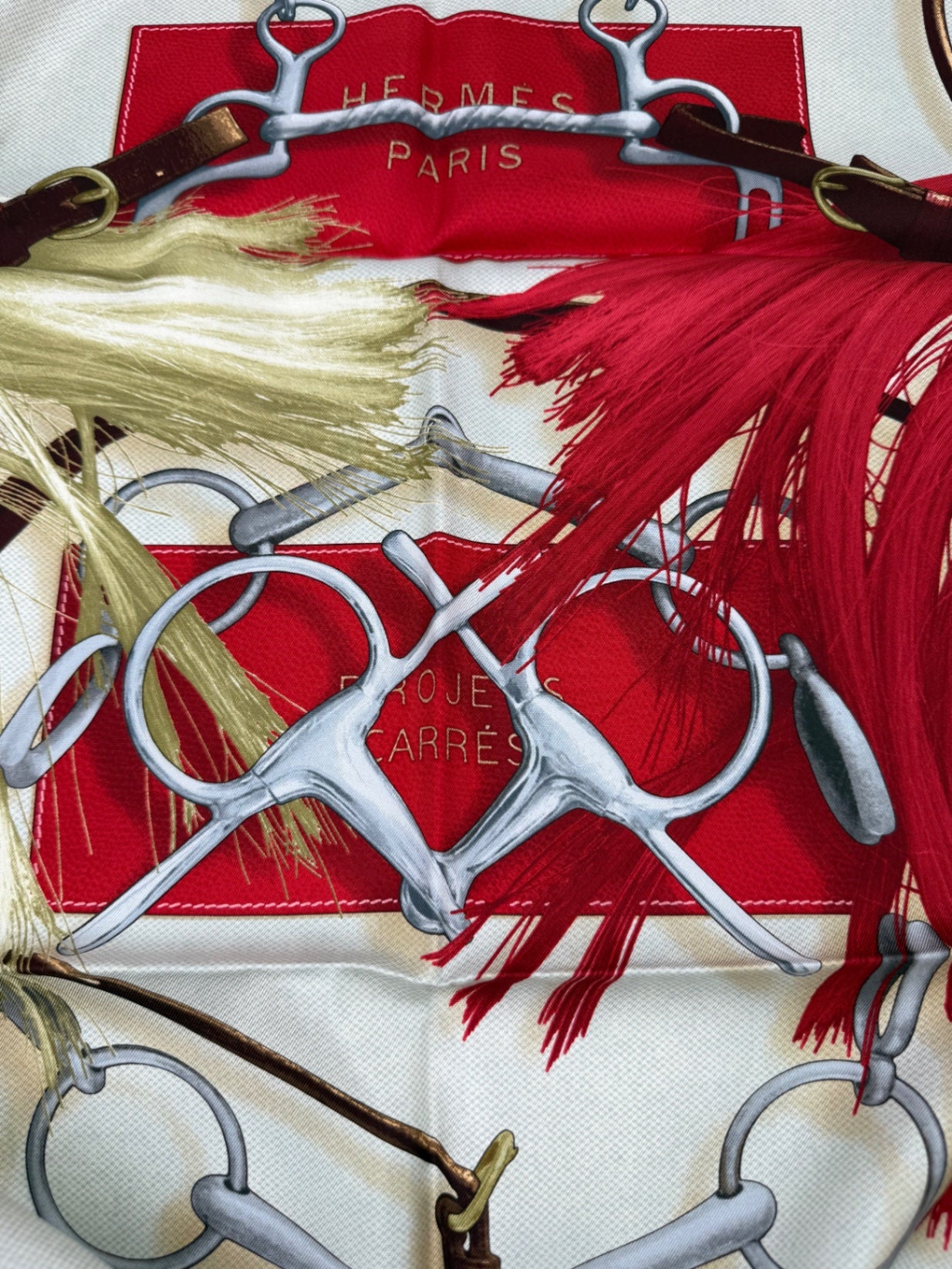 HERMÈS Carrè 90 „Musée“ rouge