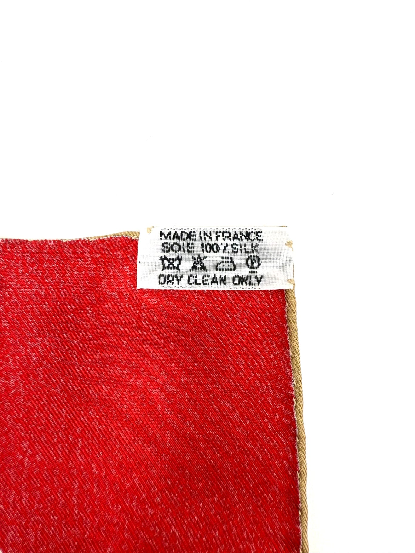HERMÈS Carrè 90 „Musée“ rouge