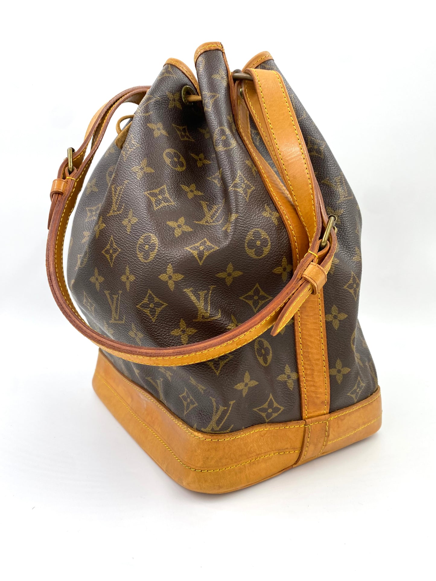 LOUIS VUITTON Sac Noe grande Monogram Canvas