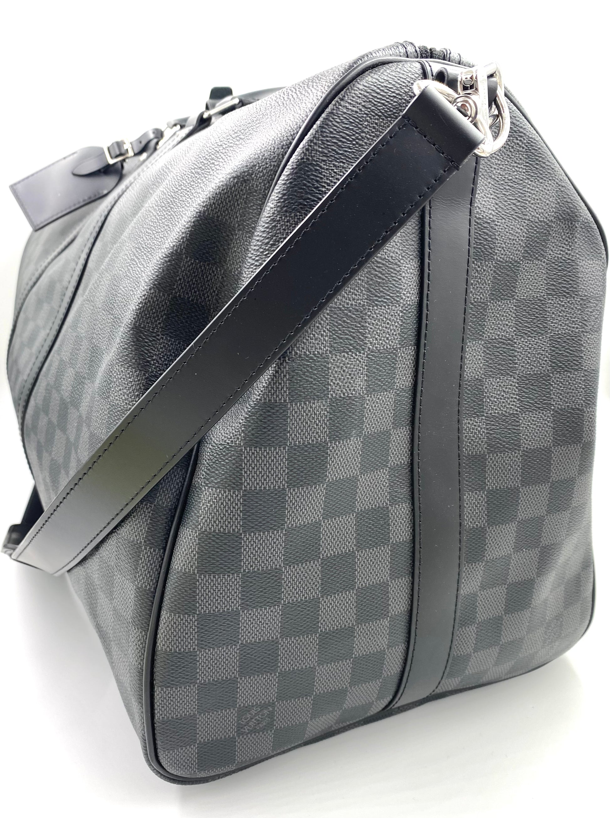 LOIUS VUITTON Keepall Bandouliere 55 Damier Graphite Clutch Macarons