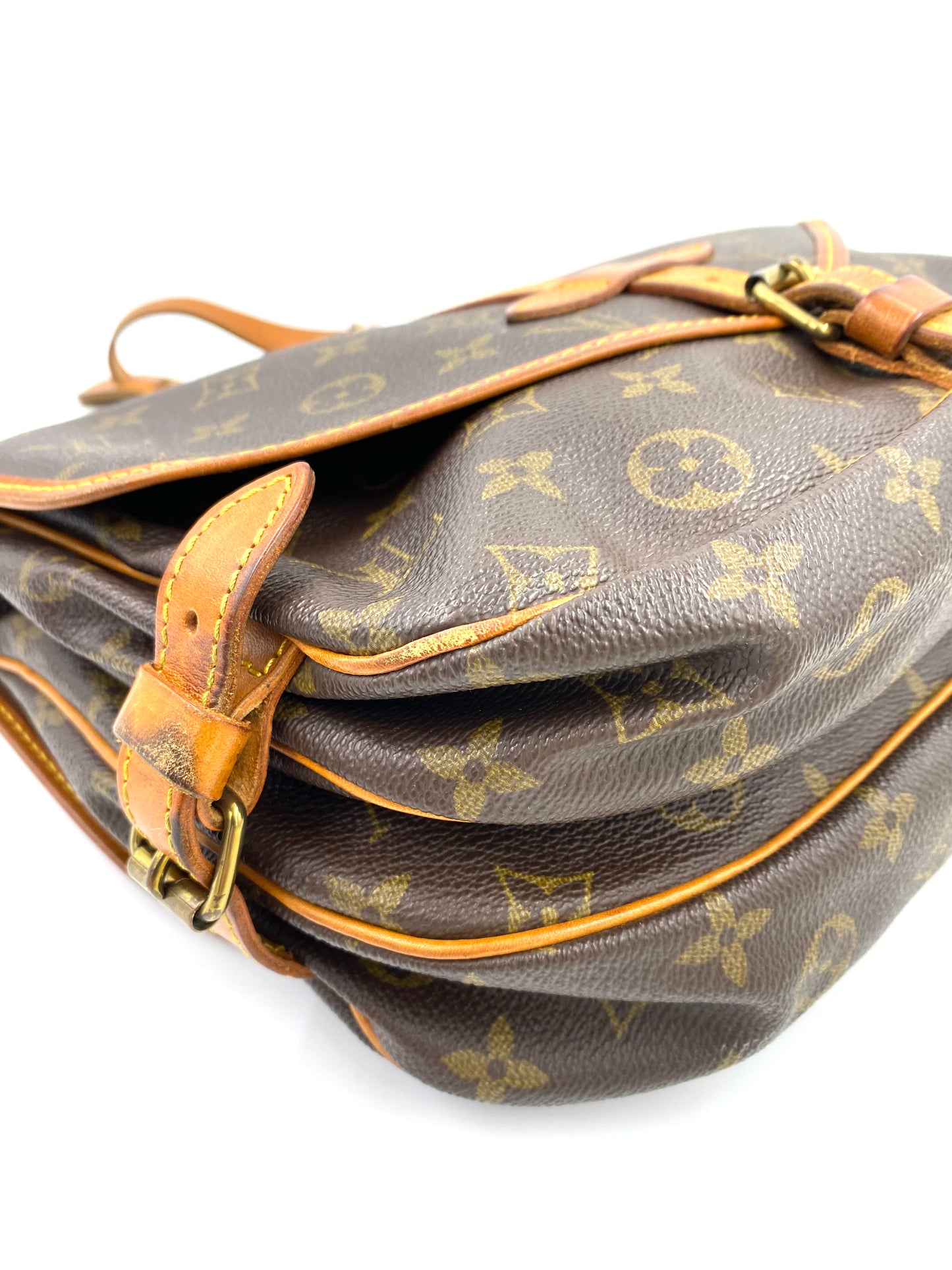 LOUIS VUITTON Saumur 30 Monogram Canvas