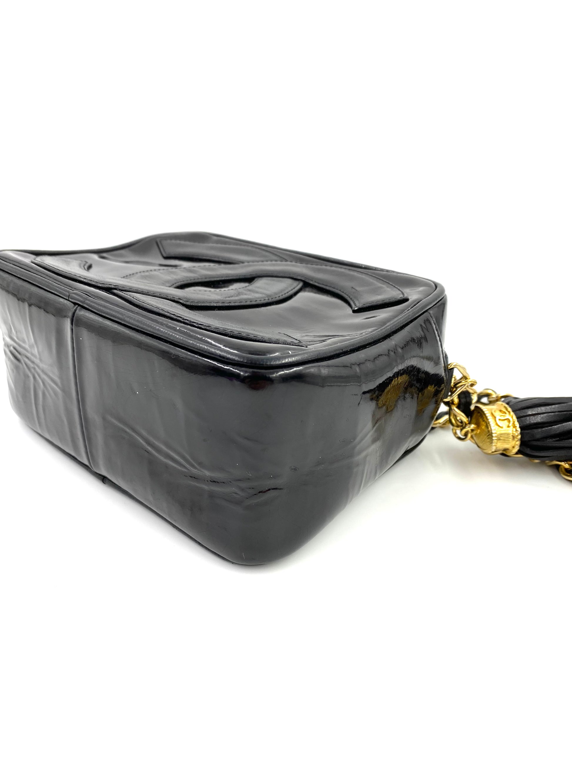 CHANEL Camera Bag schwarz mit gold Hardware – Clutch & Macarons