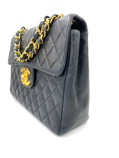 CHANEL Classic Single Flap Bag Jumbo navy Lammleder