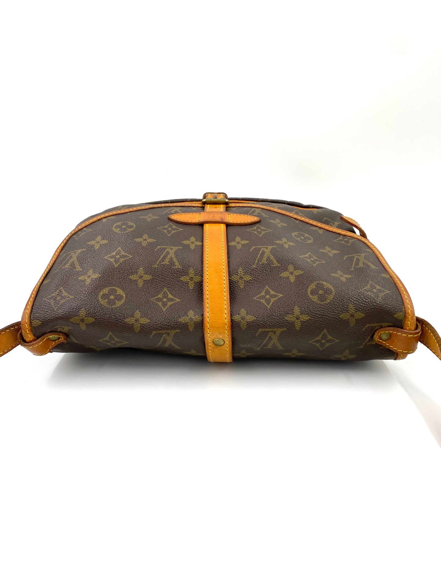 LOUIS VUITTON Saumur 30 Monogram Canvas