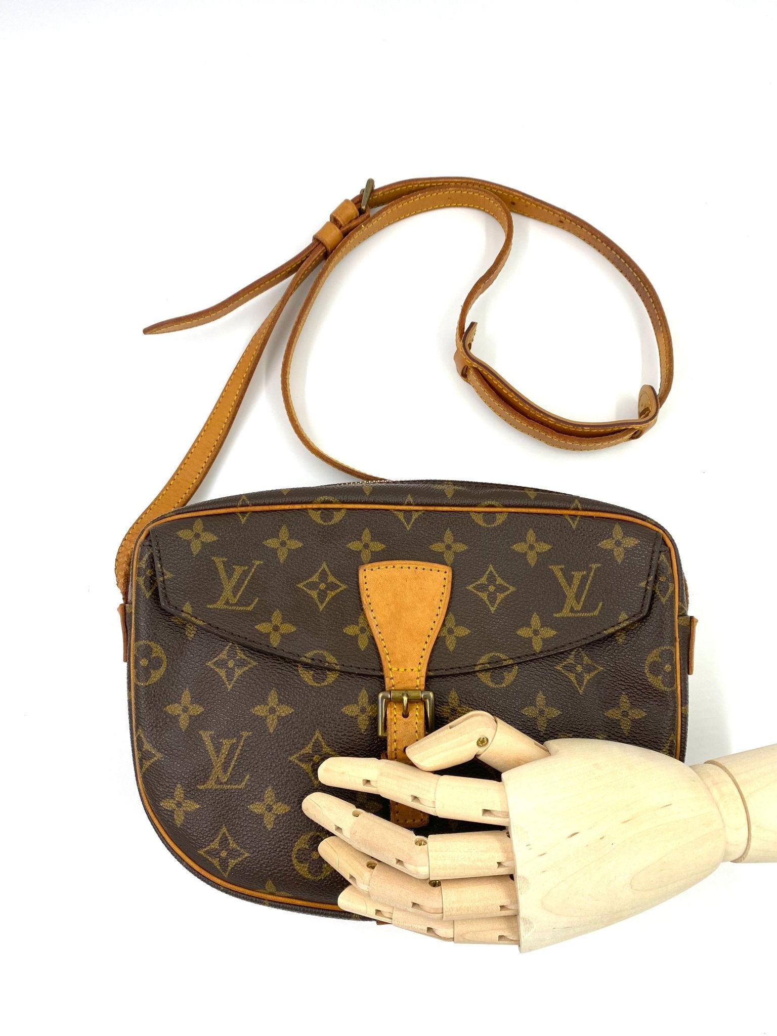 LOUIS VUITTON Jeune Fille MM Monogram Canvas - Clutch & Macarons - Clutch & Macarons - 