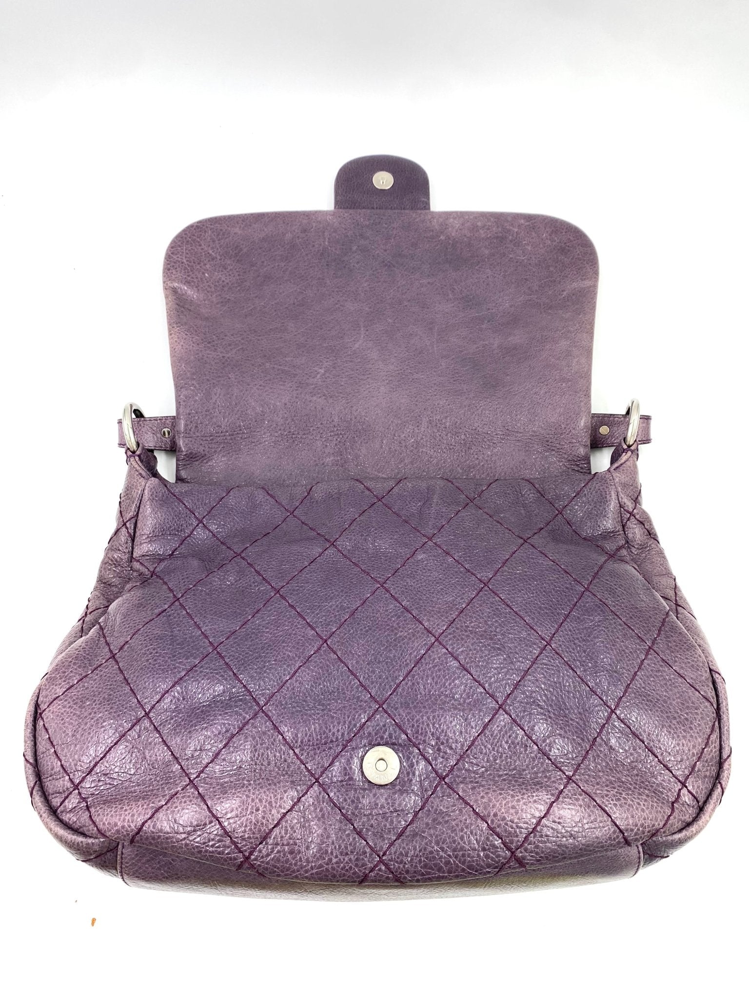 CHANEL Single Flap Bag "On the road" XL violett - Clutch & Macarons - 13347914 - Clutch & Macarons - 