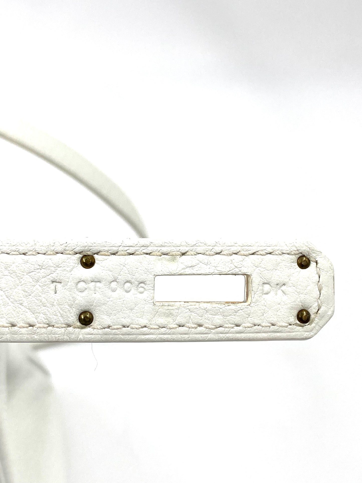 HERMÈS Kelly 32 Retourne Clemence-Leder Blanc mit gold Hardware