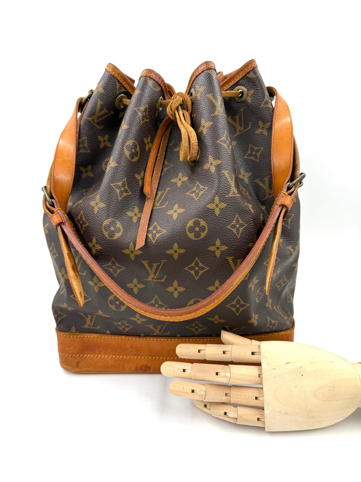 LOUIS VUITTON Sac Noe grande Monogram Canvas